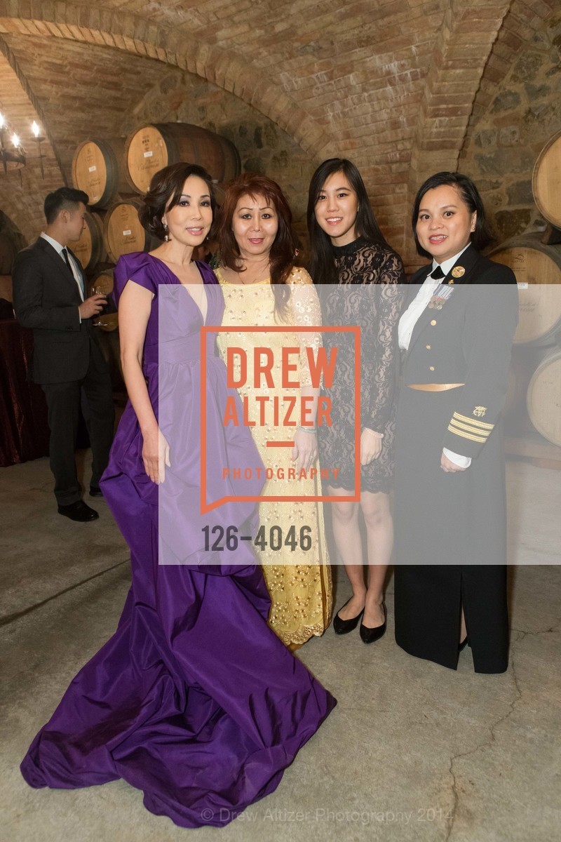 Angie Elconin, Hoan Nguyen, Joan Vu, Mimi Phan, Fundraiser Gala for VIETNAMESE MUSEUM, US, December 14th, 2014, Photo #126-4046 Angie Elconin, Hoan Nguyen, Joan Vu, Mimi Phan, Photo #126-4046