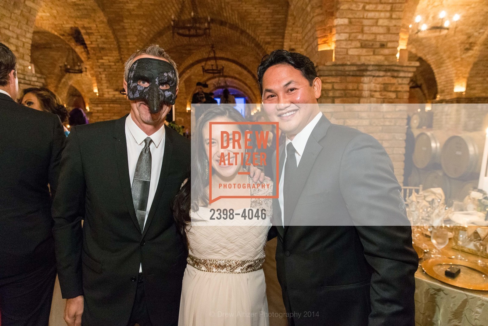 Lawrence Fairchild, Christine Ha, Daniel Ha, Fundraiser Gala for VIETNAMESE MUSEUM, US, December 14th, 2014, Photo #2398-4046 Lawrence Fairchild, Christine Ha, Daniel Ha, Photo #2398-4046