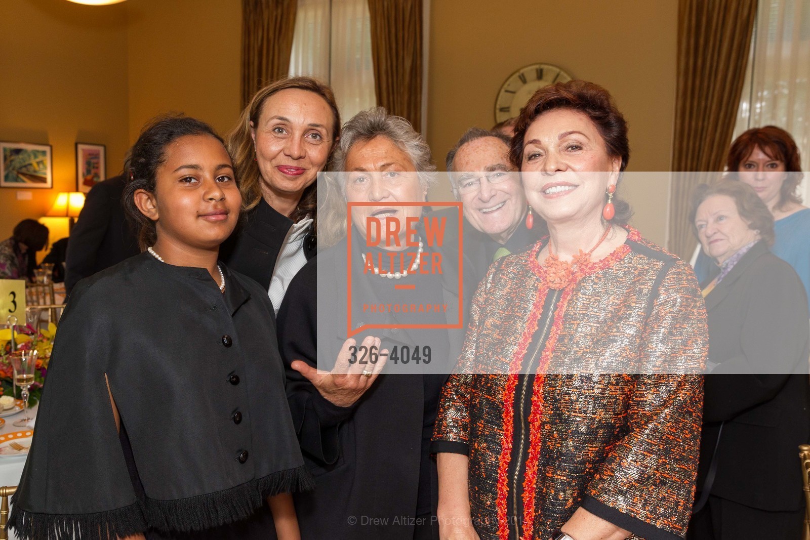 Camilla Ruini, Beatrice Ruini, Corina Manetti, Jan Shrem, Maria Manetti Shrem, Ground Breaking of the SHREM MUSEUM at the Robert and Margrit Mondavit Center for Performing Arts and UC Davis, US, March 1st, 2014, Photo #326-4049 Camilla Ruini, Beatrice Ruini, Corina Manetti, Jan Shrem, Maria Manetti Shrem, Photo #326-4049