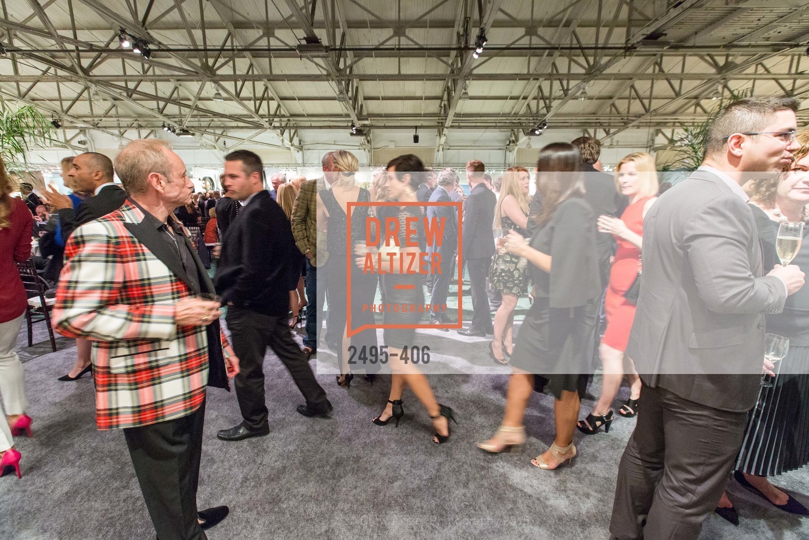 Atmosphere, The San Francisco Fall Antiques Show, Festival Pavilion, Fort Mason. Festival Pavilion, Fort Mason, October 21st, 2015, Photo #2495-406 Atmosphere, Photo #2495-406