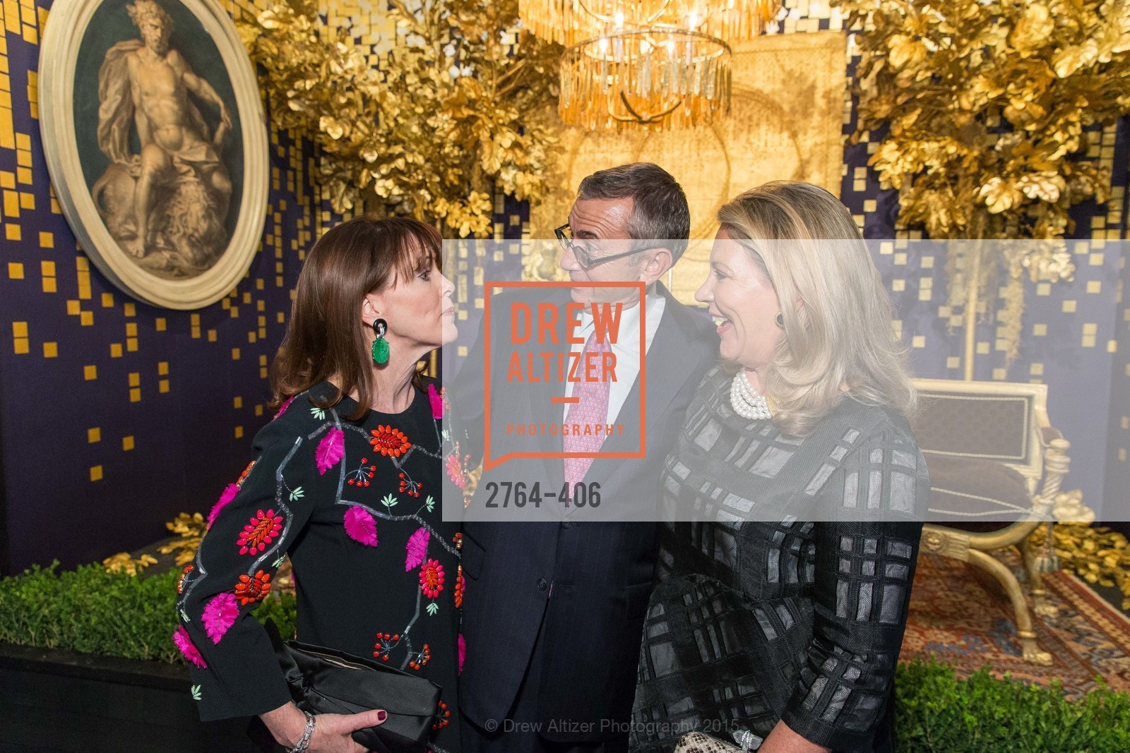 Allison Speer, Paul Wiseman, Suzanne Tucker, The San Francisco Fall Antiques Show, Festival Pavilion, Fort Mason. Festival Pavilion, Fort Mason, October 21st, 2015, Photo #2764-406 Allison Speer, Paul Wiseman, Suzanne Tucker, Photo #2764-406