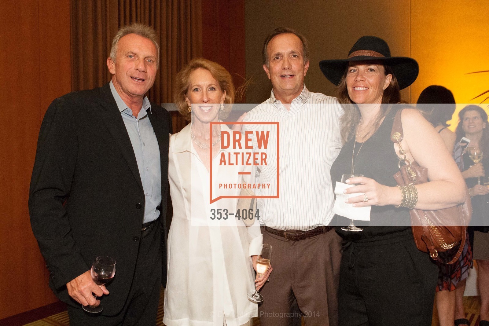 Joe Montana, Mickey Hoag, Jay Hoag, Keys OLD, US, August 21st, 2014, Photo #353-4064 Joe Montana, Mickey Hoag, Jay Hoag, Photo #353-4064