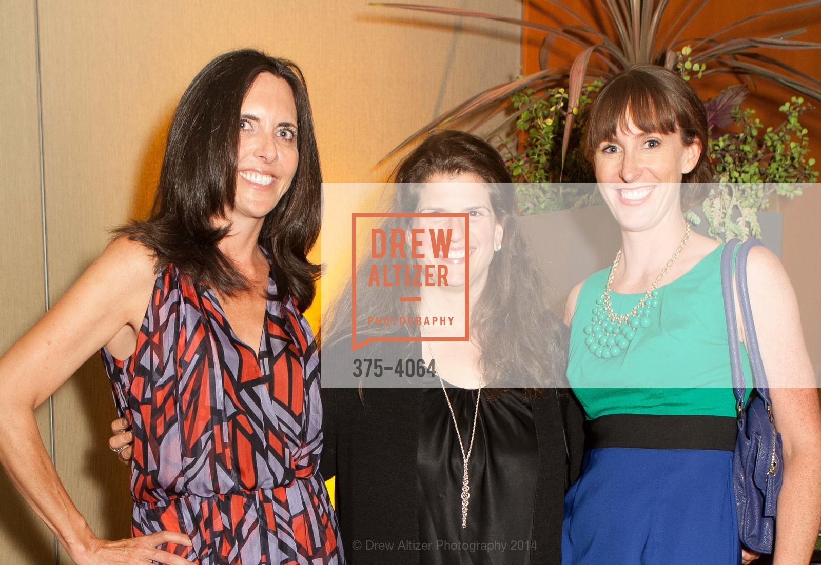 Michele Sharkey, Amy Wender-Hoch, Michelle Lago, Keys OLD, US, August 21st, 2014, Photo #375-4064 Michele Sharkey, Amy Wender-Hoch, Michelle Lago, Photo #375-4064