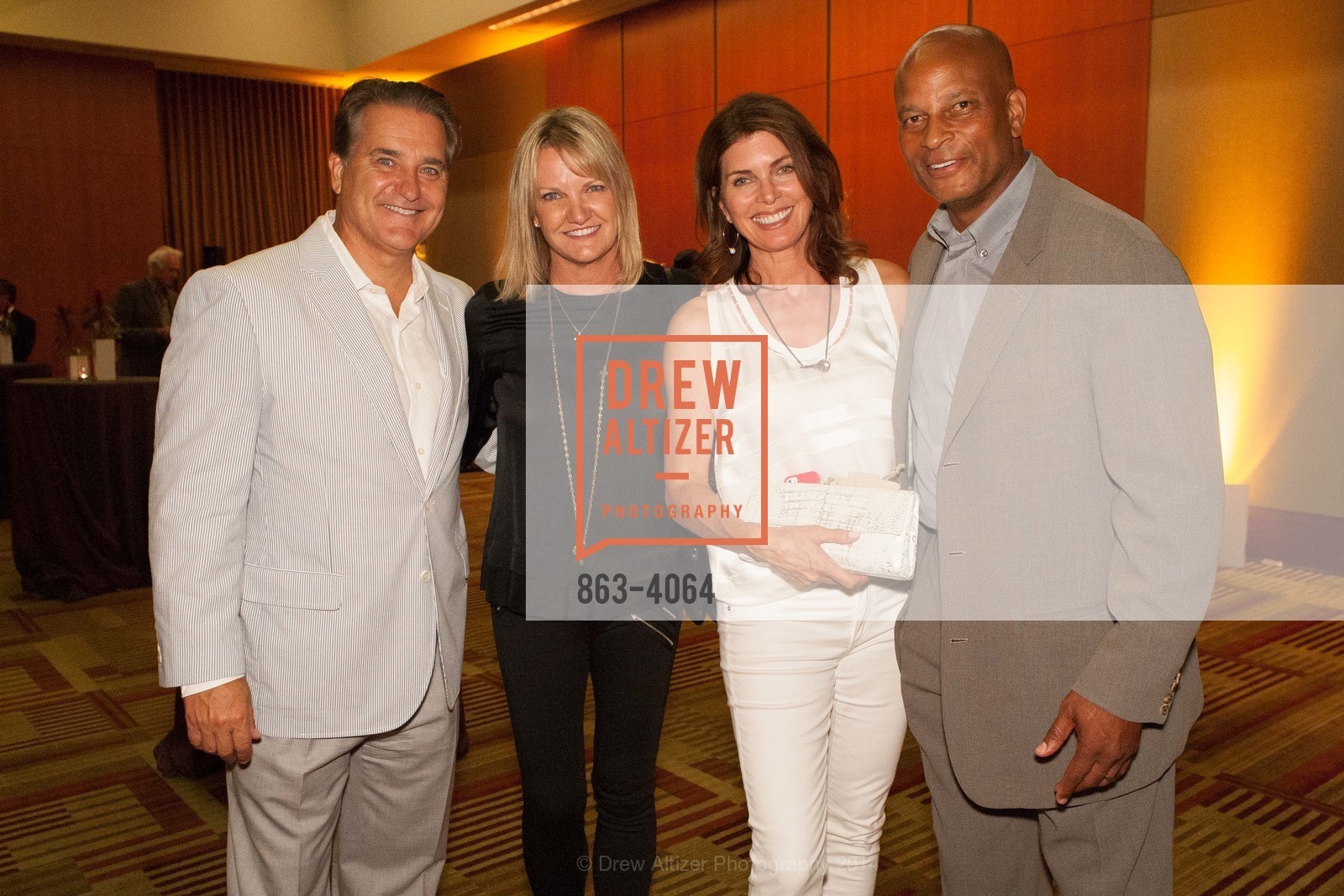 Steve Mariucci, Gayle Mariucci, Karen Lott, Ronnie Lott, Keys OLD, US, August 21st, 2014, Photo #863-4064 Steve Mariucci, Gayle Mariucci, Karen Lott, Ronnie Lott, Photo #863-4064