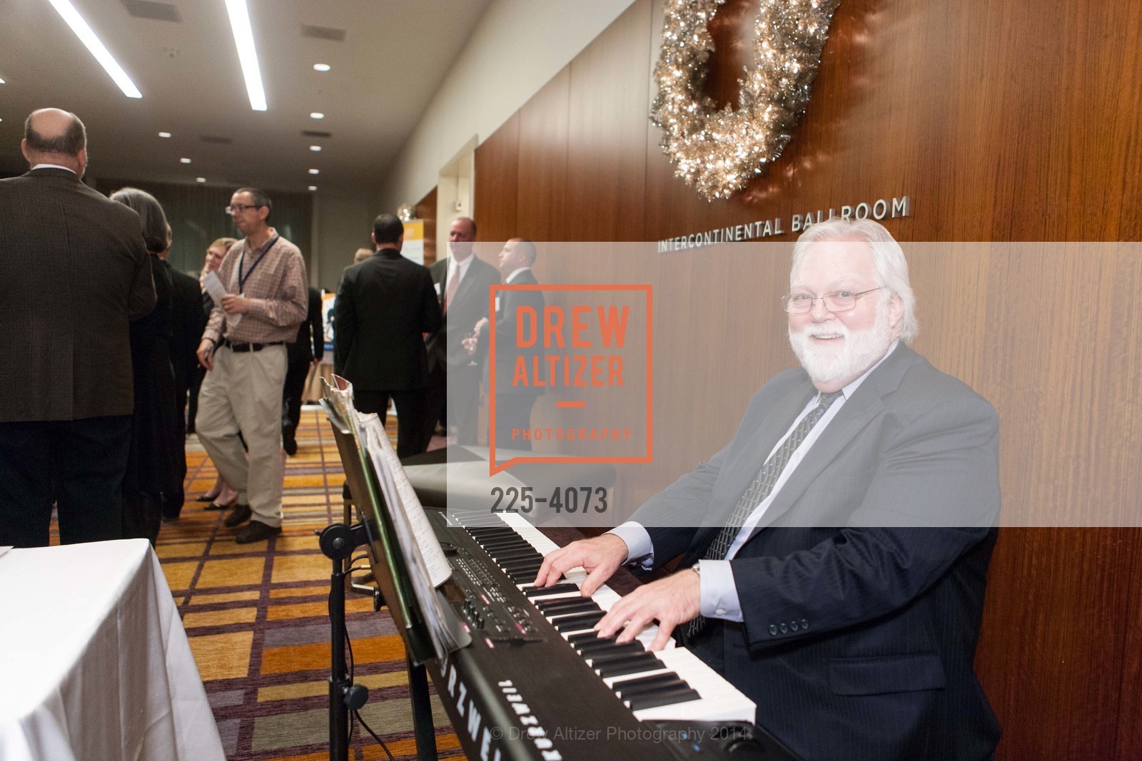 Pianist, Photo #225-4073
