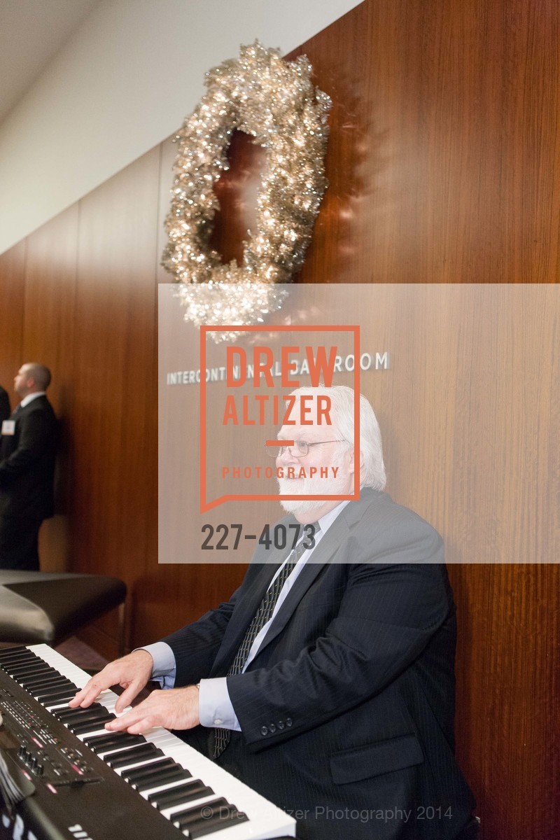 Pianist, CURE MAGAZINE'S MPN Heroes Awards, US, December 7th, 2014, Photo #227-4073 Pianist, Photo #227-4073