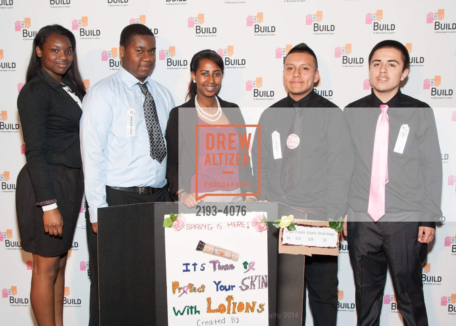 Keonna Bellot, Garon Giddens, Yohana Beyene, Arturo Velasco, The BUILD Gala 2014 Honoring Ben Silbermann with the Pitch Prize for Enterpreneurship, US, March 1st, 2014, Photo #2193-4076 Keonna Bellot, Garon Giddens, Yohana Beyene, Arturo Velasco, Photo #2193-4076