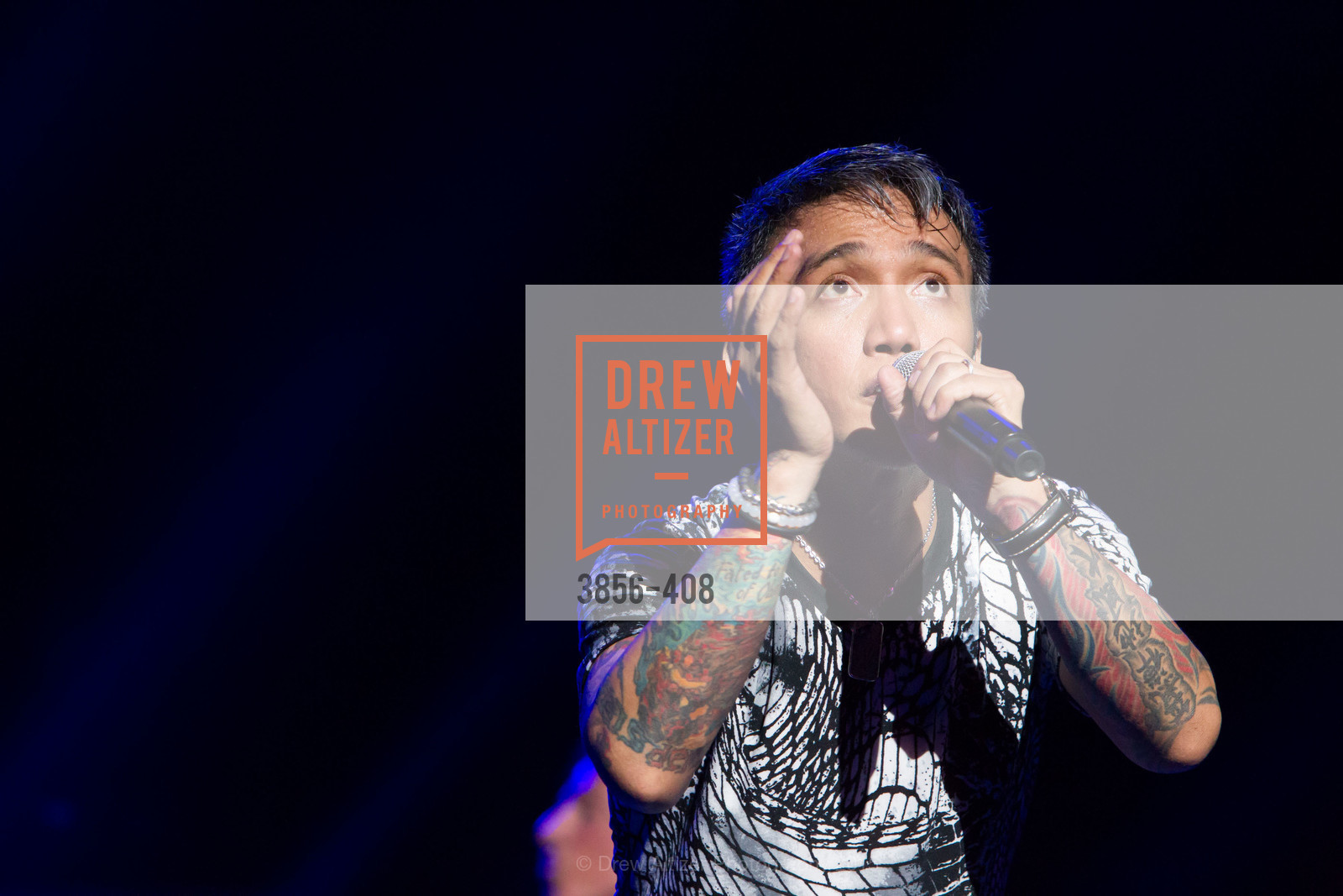 Performance By Journey, REDF's 2015 BENEFIT featuring JOURNEY, The Warfield Theatre. The Warfield Theatre, . 982 Market St, October 22nd, 2015, Photo #3856-408 Performance By Journey, Photo #3856-408
