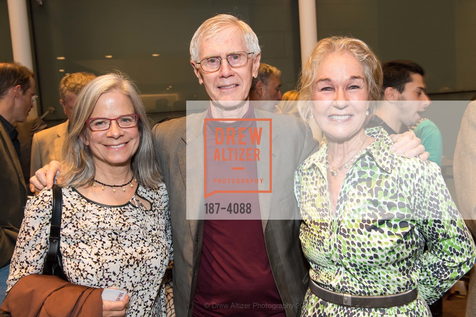 Lynn Glaser, Susie Tompkins Buell, Mother Jones Annual Dinner, US, October 31st, 2014, Photo #187-4088 Lynn Glaser, Susie Tompkins Buell, Photo #187-4088