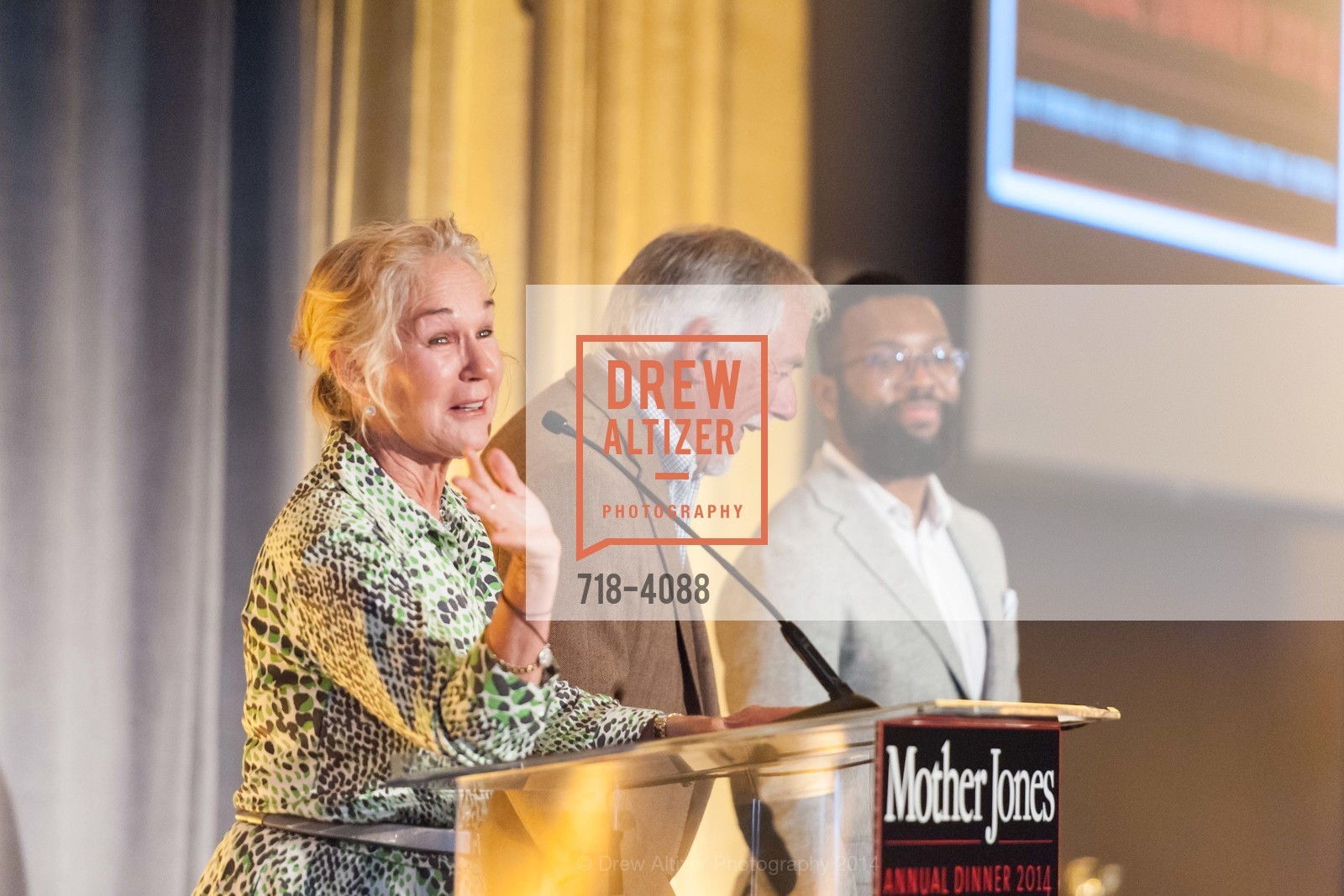 Susie Tompkins Buell, Mark Buell, Baratunde Thurston, Mother Jones Annual Dinner, US, October 31st, 2014, Photo #718-4088 Susie Tompkins Buell, Mark Buell, Baratunde Thurston, Photo #718-4088