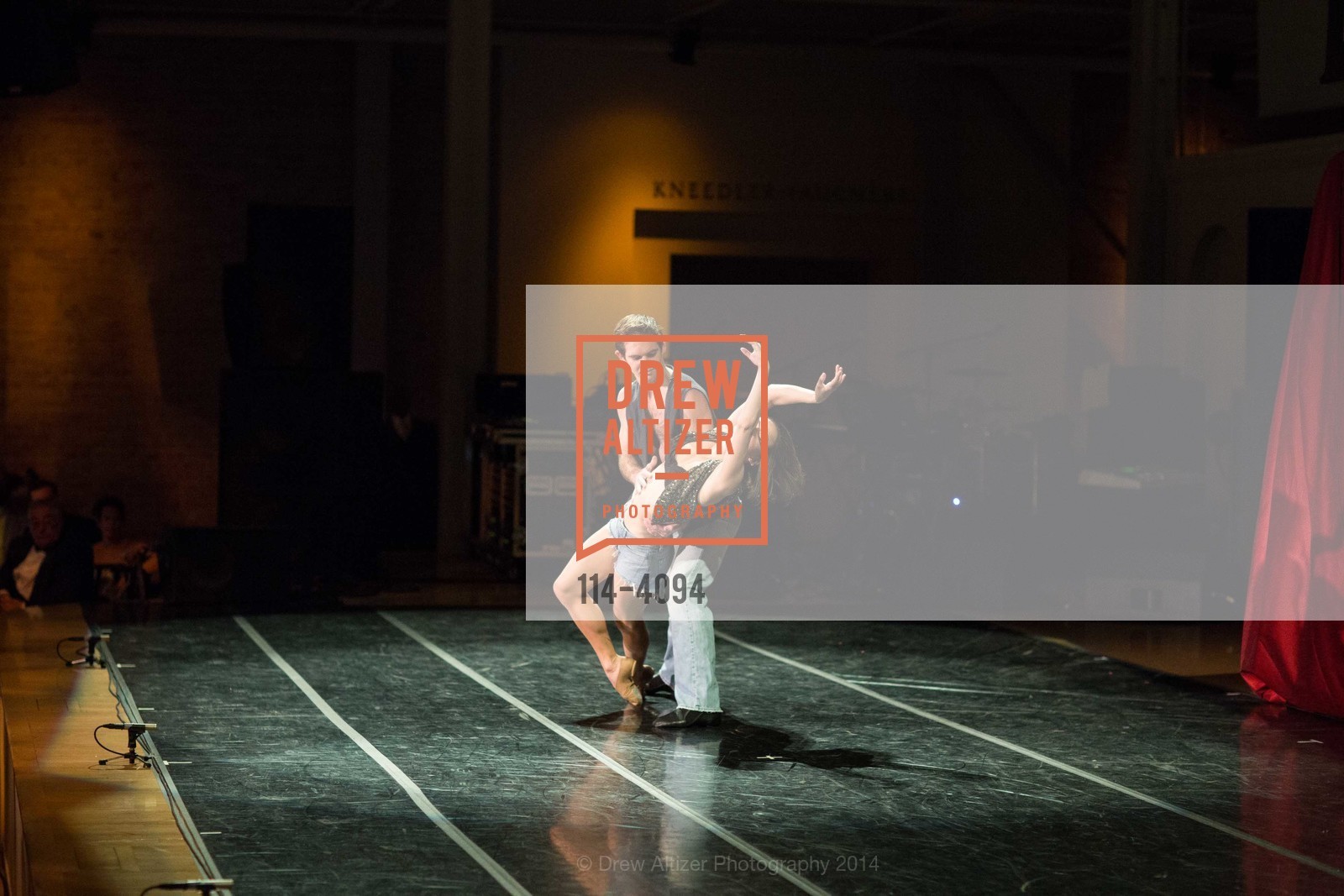 Performance, Photo #114-4094
