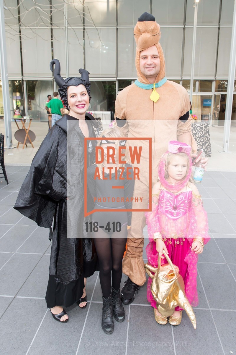 Mary Fiechter, Charlie Fiechter, Elizabeth Fiechter, Catherine Fiechter, California Academy of Sciences Presents SuperNatural Halloween 2015, California Academy of Science. 55 Music Concourse Dr, October 23rd, 2015