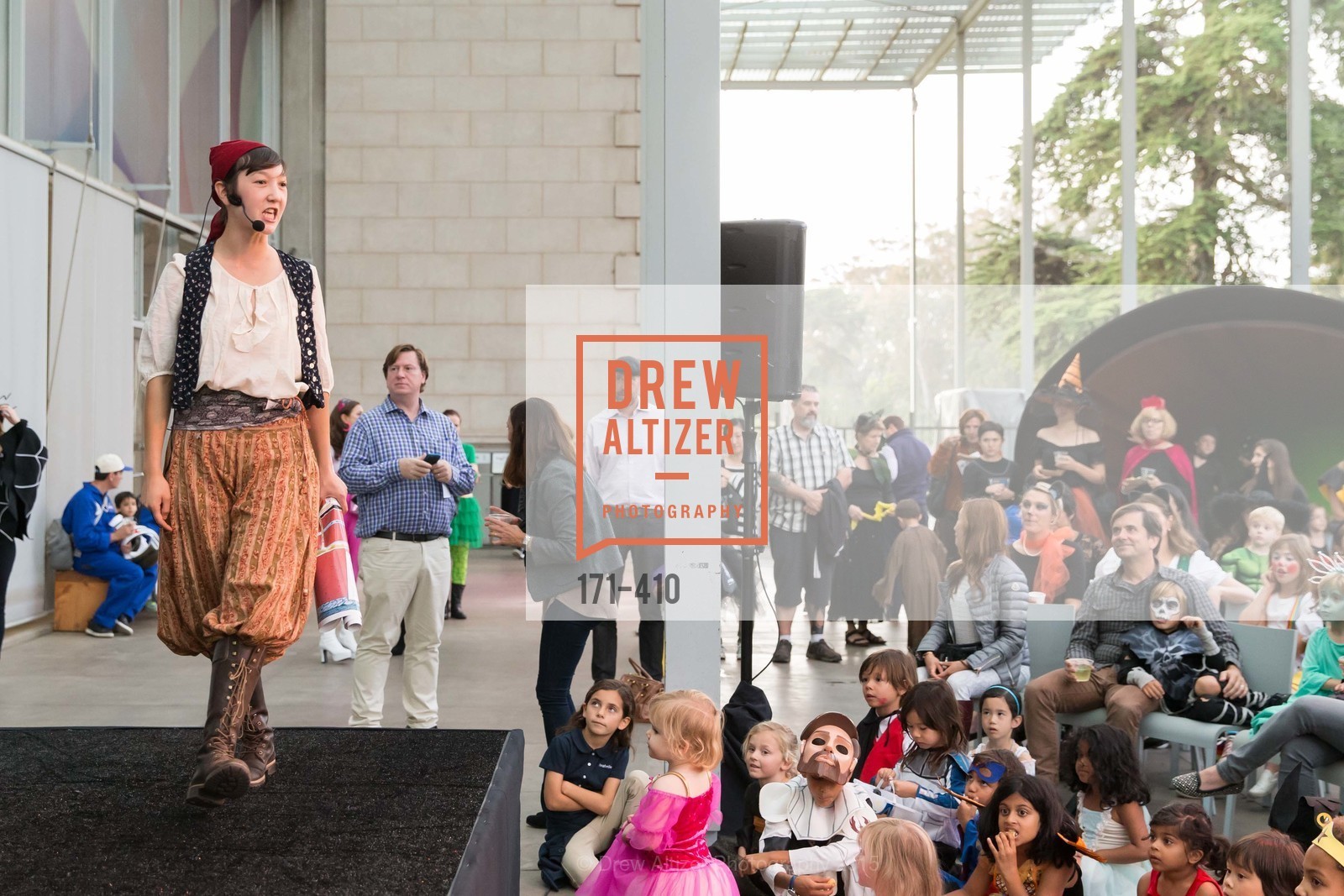 Performance, California Academy of Sciences Presents SuperNatural Halloween 2015, California Academy of Science. 55 Music Concourse Dr, October 23rd, 2015,Drew Altizer, Drew Altizer Photography, full-service event agency, private events, San Francisco photographer, photographer California