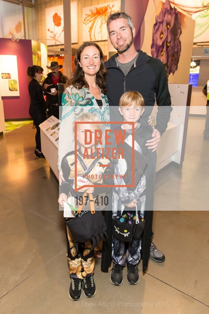 Sterling Larrimore, Ryan McMahon, Owen McMahon, Patrick McMahon, California Academy of Sciences Presents SuperNatural Halloween 2015, California Academy of Science. California Academy of Science, . 55 Music Concourse Dr, October 23rd, 2015, Photo #197-410 Sterling Larrimore, Ryan McMahon, Owen McMahon, Patrick McMahon, Photo #197-410
