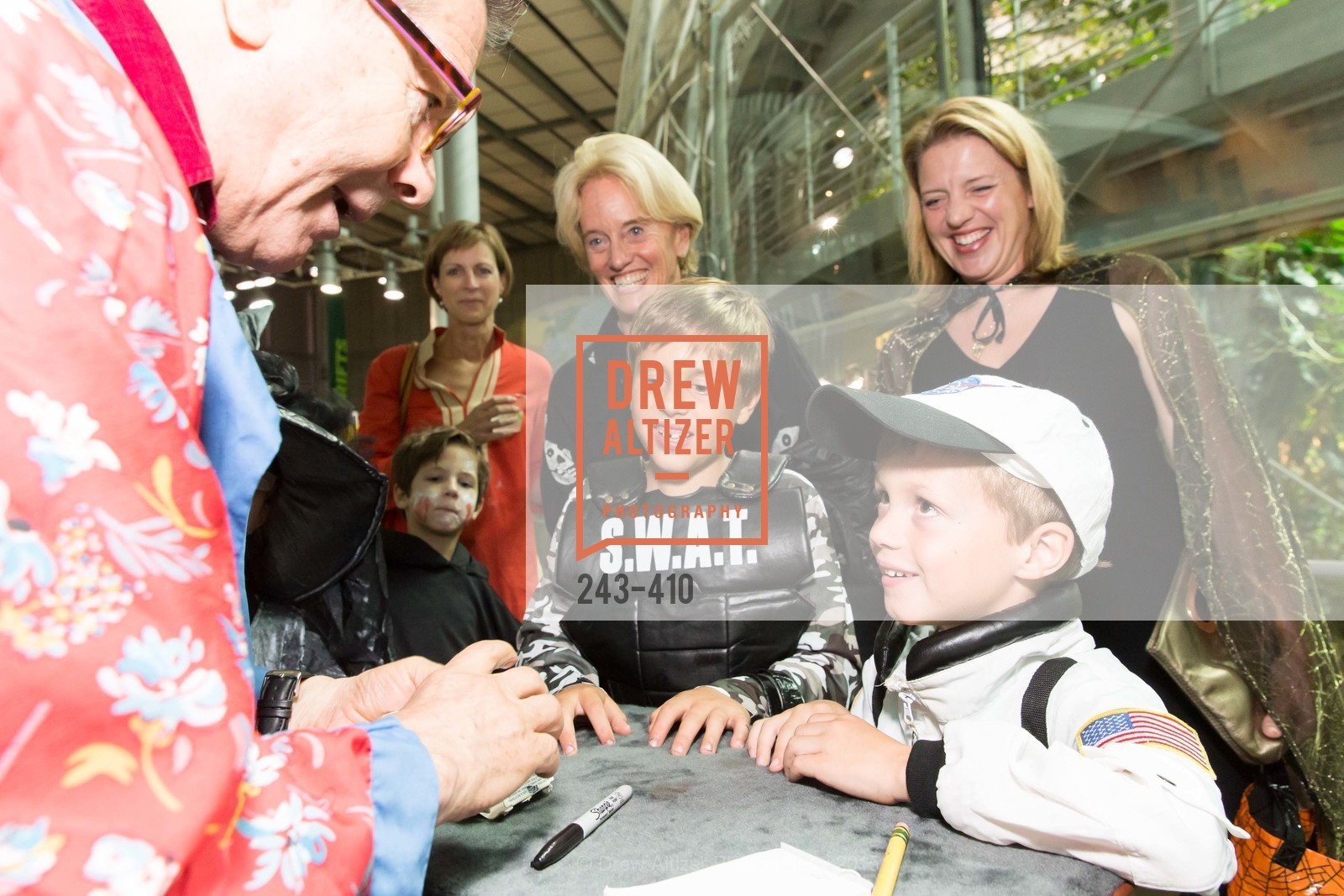 Extras, California Academy of Sciences Presents SuperNatural Halloween 2015, October 23rd, 2015, Photo,Drew Altizer, Drew Altizer Photography, full-service agency, private events, San Francisco photographer, photographer california