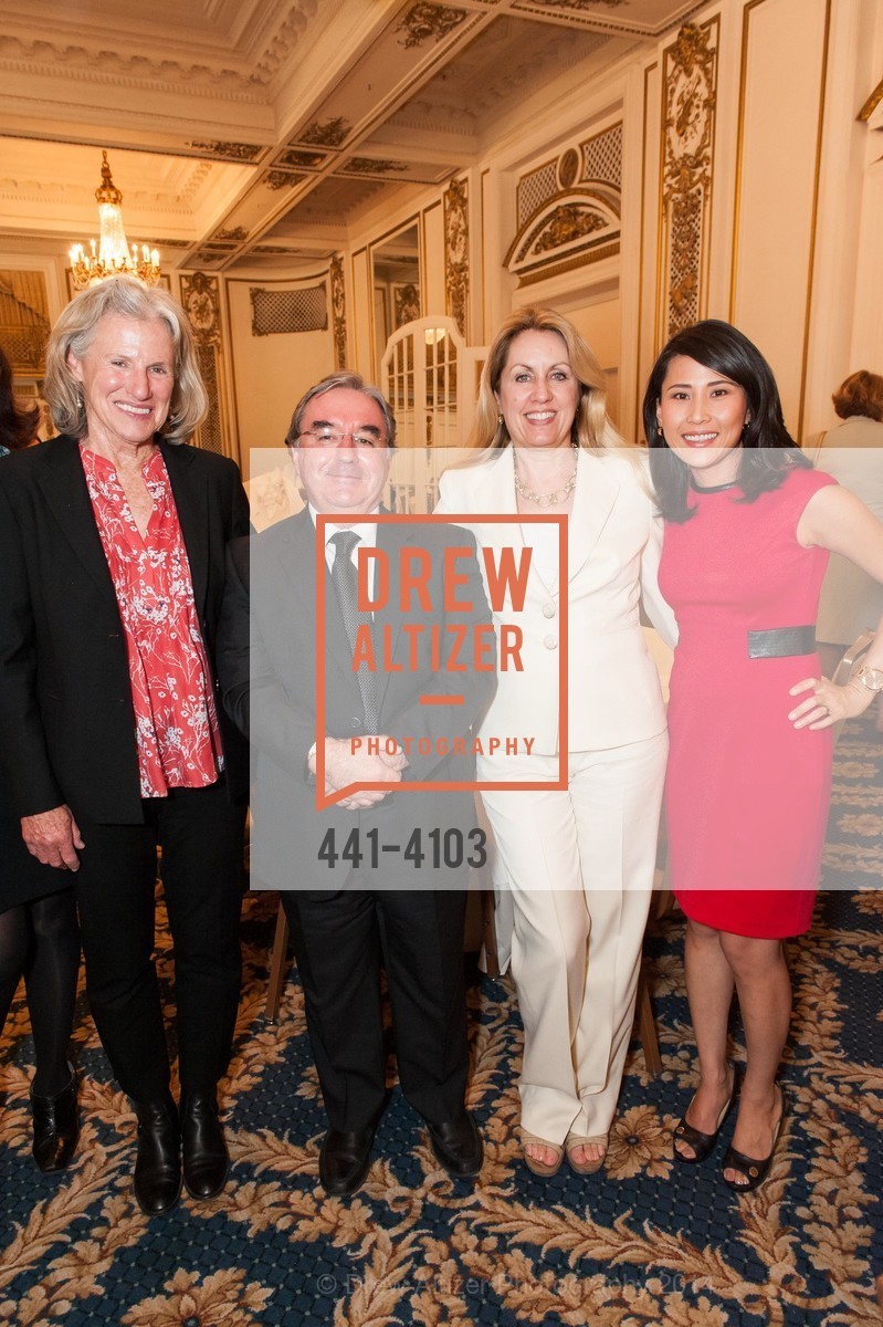 Kathy Tierney, Michael Webber, Jennifer Turpin, Vicky Nguyen, USF hosts the Women in Leadership & Philanthropy Luncheon, US, May 2nd, 2014, Photo #441-4103 Kathy Tierney, Michael Webber, Jennifer Turpin, Vicky Nguyen, Photo #441-4103