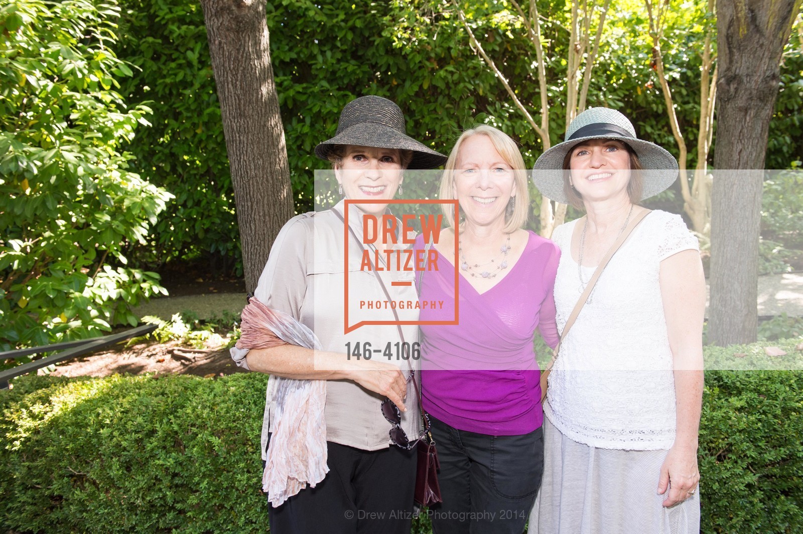 Debbie Simon, Marsha Ginsburg, Marilyn Elperin, Casa old, US, August 24th, 2014, Photo #146-4106 Debbie Simon, Marsha Ginsburg, Marilyn Elperin, Photo #146-4106