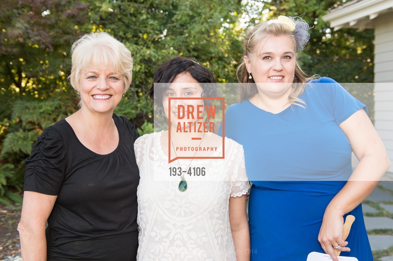 Pat Miljanich, Gabriella Cruz, Stephanie Dunston, Casa old, US, August 24th, 2014, Photo #193-4106 Pat Miljanich, Gabriella Cruz, Stephanie Dunston, Photo #193-4106