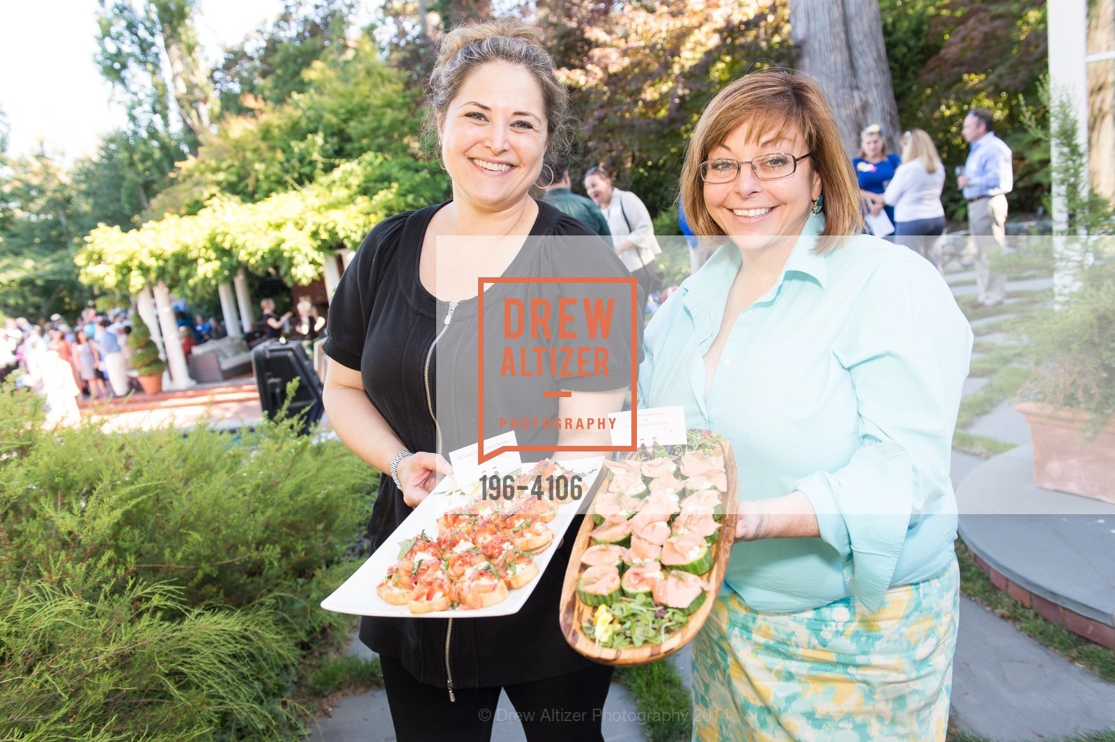 Amanda Ross, Maureen Kelly, Casa old, US, August 24th, 2014, Photo #196-4106 Amanda Ross, Maureen Kelly, Photo #196-4106
