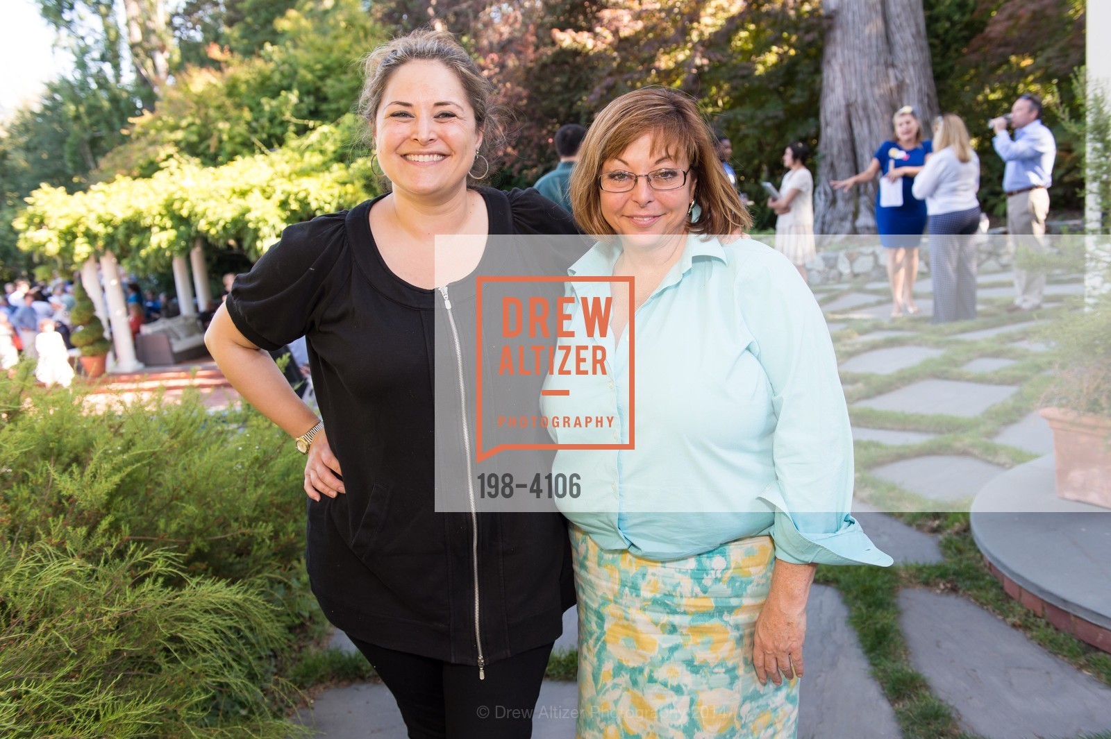 Amanda Ross, Maureen Kelly, Casa old, US, August 24th, 2014, Photo #198-4106 Amanda Ross, Maureen Kelly, Photo #198-4106