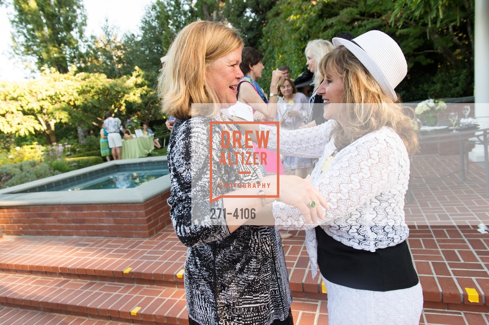 Nancy Rowe, Dena Zwingle, Casa old, US, August 24th, 2014, Photo #271-4106 Nancy Rowe, Dena Zwingle, Photo #271-4106