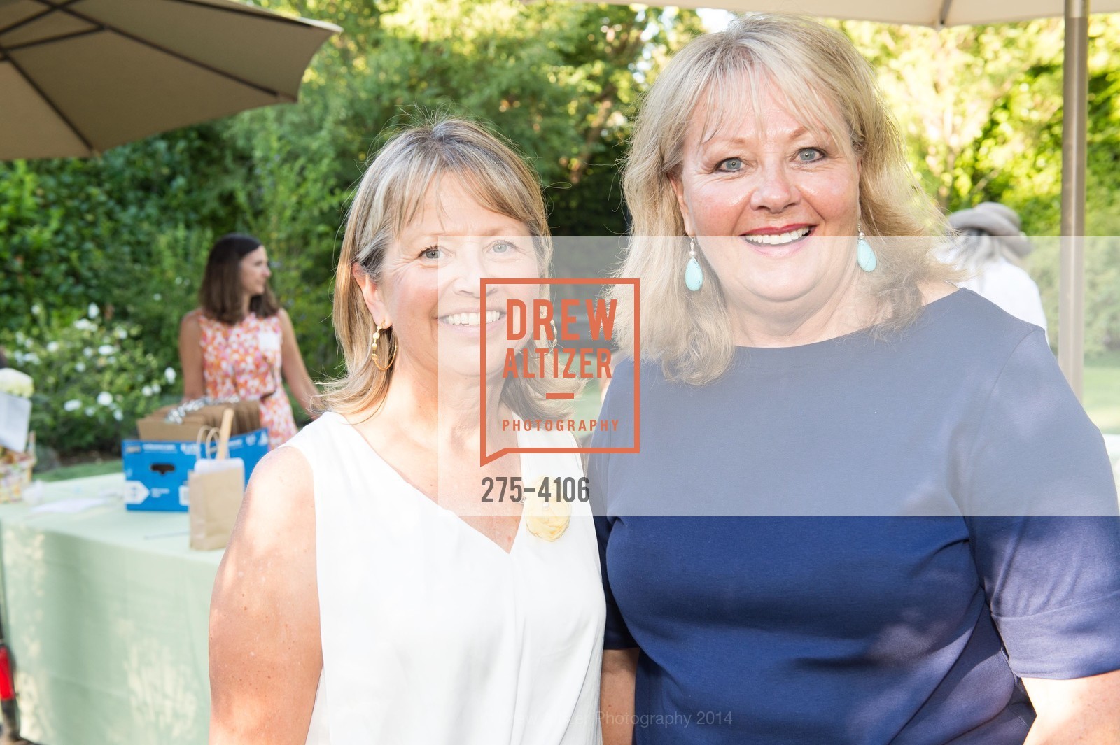Vicky King, Linda Hoffman, Casa old, US, August 24th, 2014, Photo #275-4106 Vicky King, Linda Hoffman, Photo #275-4106