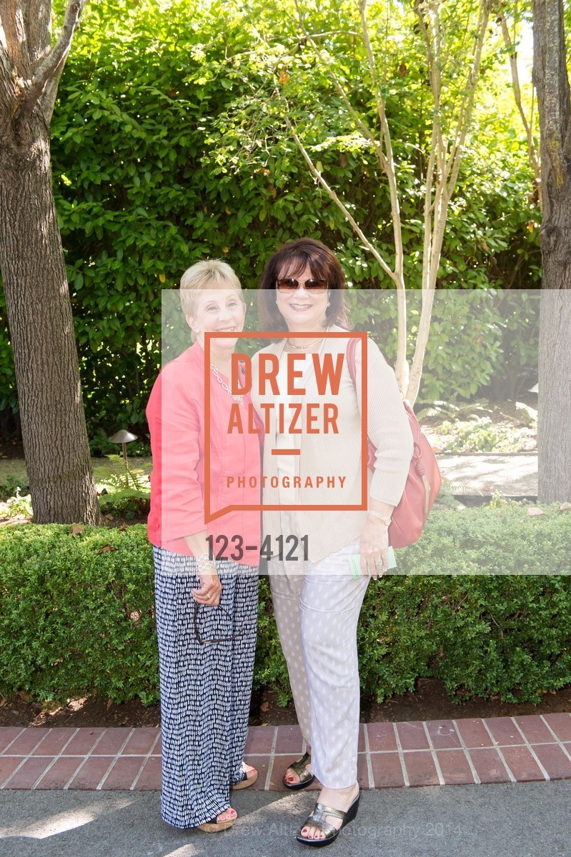 Lynn Armenio, Carroll Lavrar, Photo #123-4121