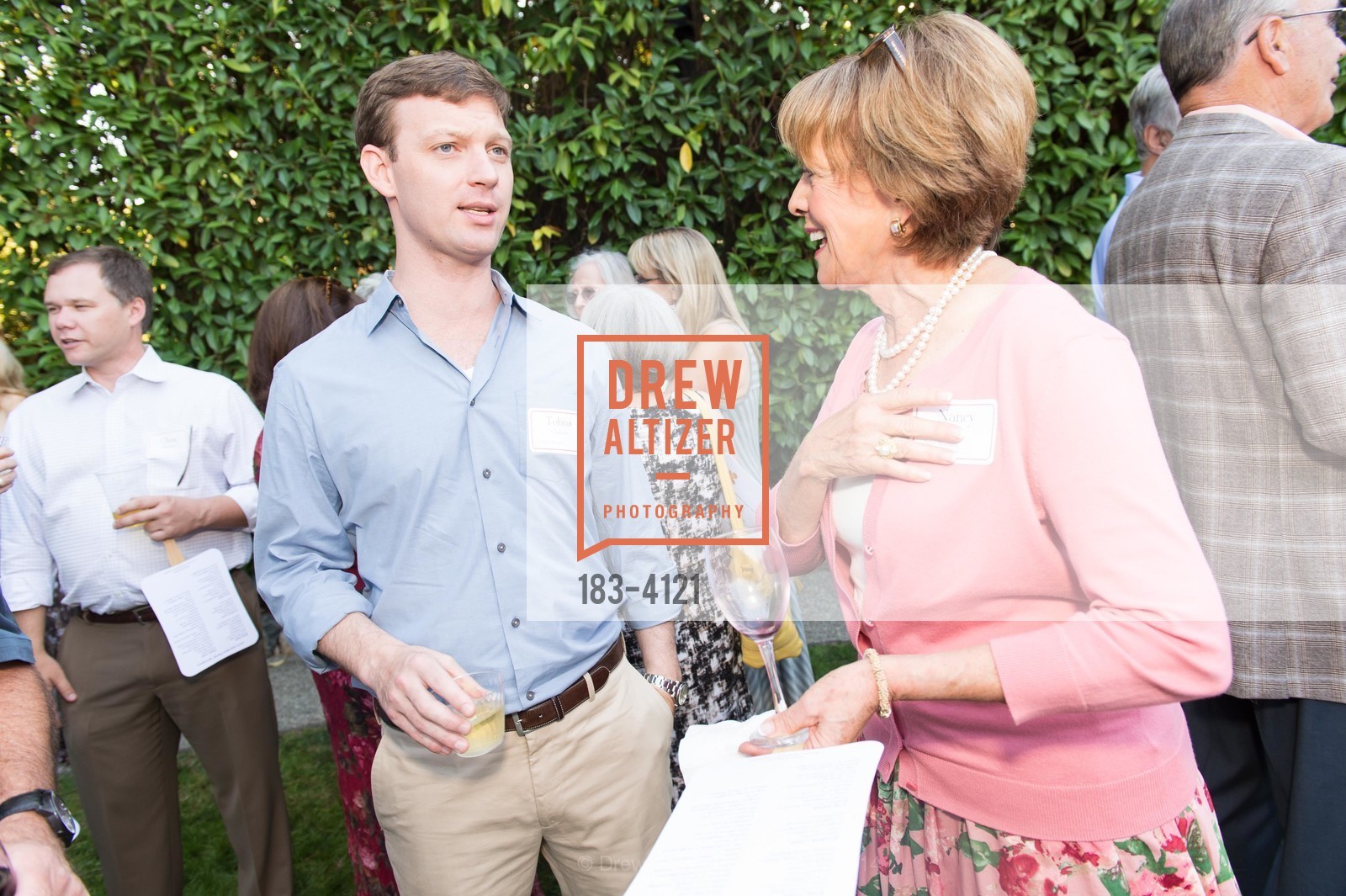 Tobias Clainos, Nancy Weller, CASA of San Mateo County's AUXILIARY Annual Garden Party, US, August 24th, 2014, Photo #183-4121 Tobias Clainos, Nancy Weller, Photo #183-4121