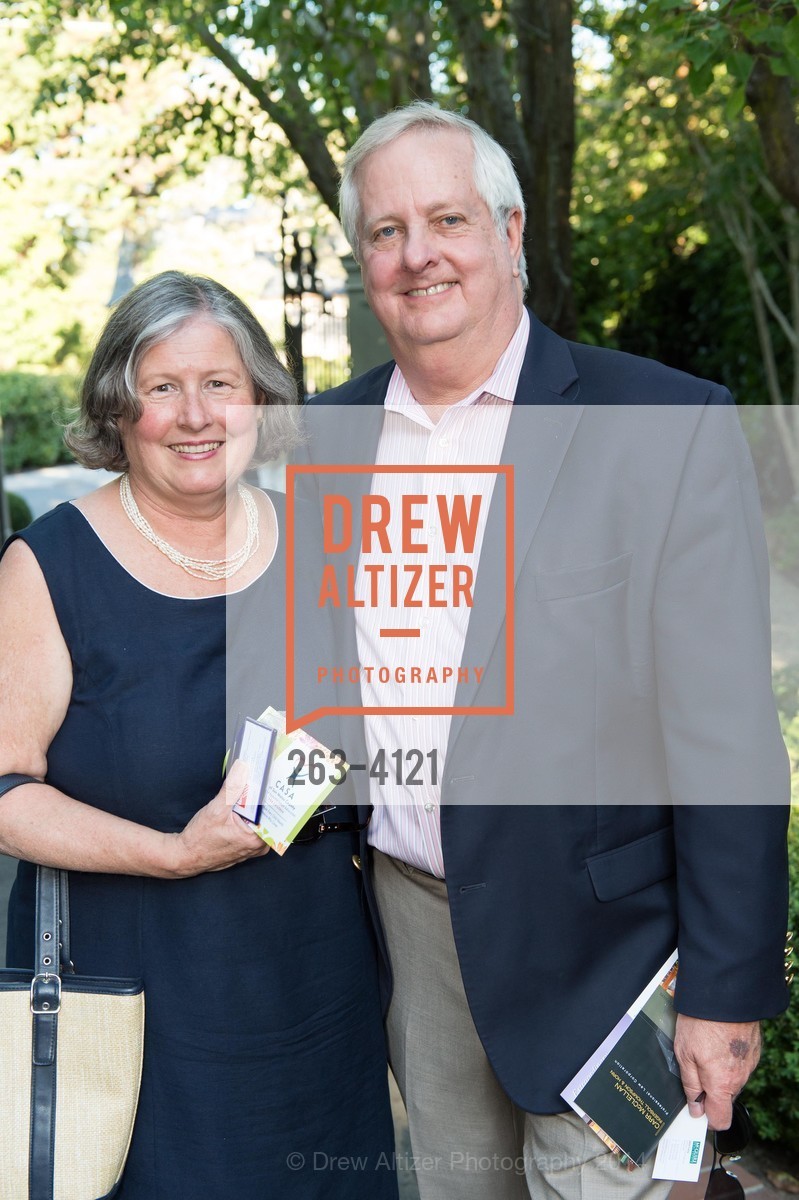 Suzanne Aubry, Wade Aubry, CASA of San Mateo County's AUXILIARY Annual Garden Party, US, August 24th, 2014, Photo #263-4121 Suzanne Aubry, Wade Aubry, Photo #263-4121