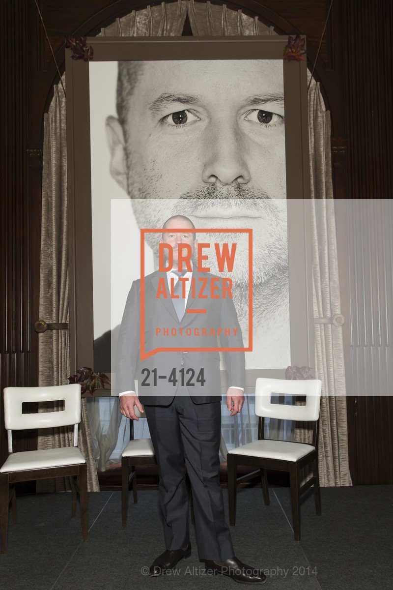 Jony Ive, 2014 Bay Area Treasure Award Honoring Jonathan Ive, US, October 31st, 2014, Photo #21-4124 Jony Ive, Photo #21-4124