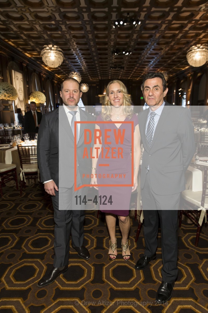 Jony Ive, Maria Tengelia Watson, Neal Benezra, 2014 Bay Area Treasure Award Honoring Jonathan Ive, US, October 31st, 2014, Photo #114-4124 Jony Ive, Maria Tengelia Watson, Neal Benezra, Photo #114-4124