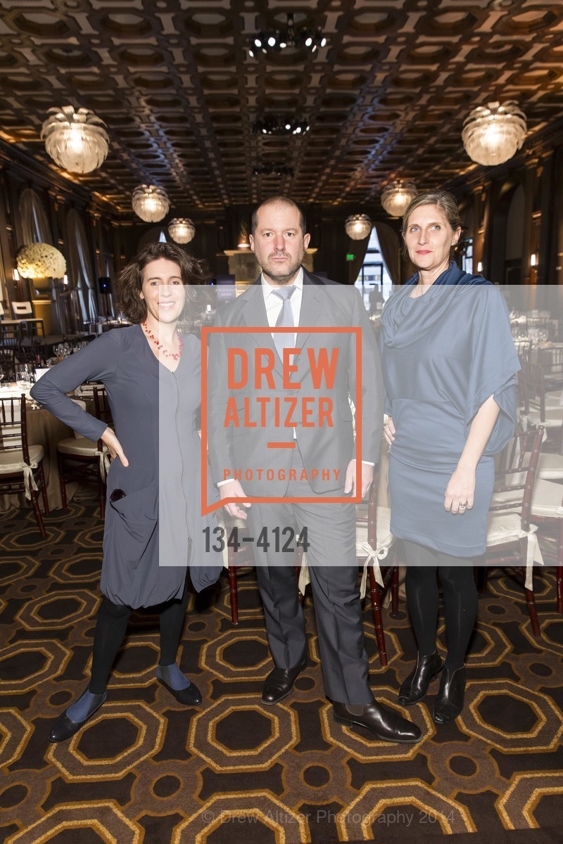 Frances Anderton, Jony Ive, Jennifer Dunlop Fletcher, 2014 Bay Area Treasure Award Honoring Jonathan Ive, US, October 31st, 2014, Photo #134-4124 Frances Anderton, Jony Ive, Jennifer Dunlop Fletcher, Photo #134-4124