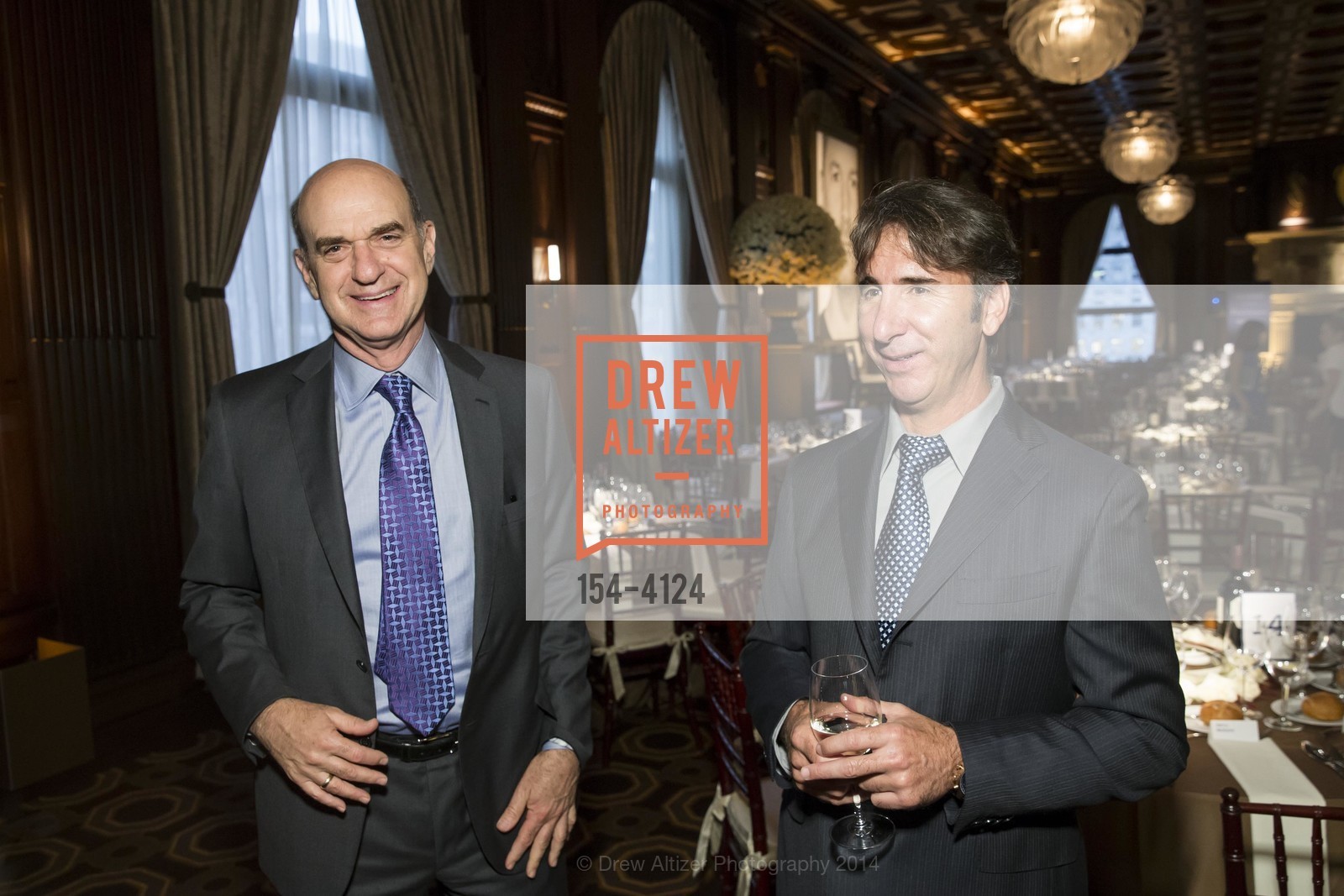 Bob Fisher, Mario Rodighiero, 2014 Bay Area Treasure Award Honoring Jonathan Ive, US, October 31st, 2014, Photo #154-4124 Bob Fisher, Mario Rodighiero, Photo #154-4124