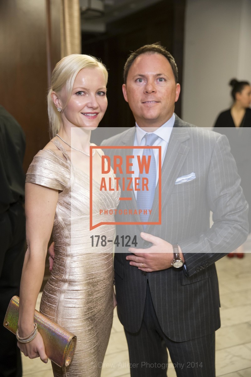 Nathalie Delrue-McGuire, Garry McGuire, 2014 Bay Area Treasure Award Honoring Jonathan Ive, US, October 31st, 2014, Photo #178-4124 Nathalie Delrue-McGuire, Garry McGuire, Photo #178-4124