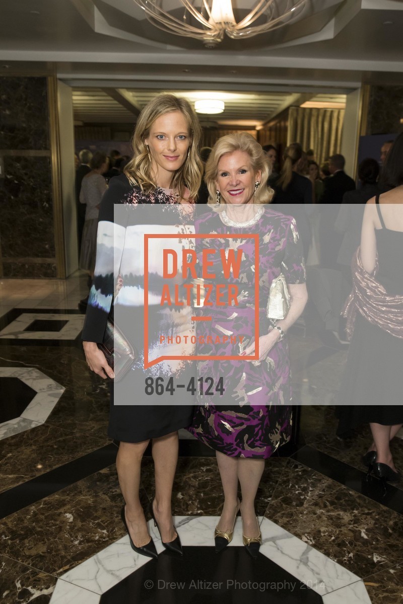 Katie Traina, Dede Wilsey, 2014 Bay Area Treasure Award Honoring Jonathan Ive, US, October 31st, 2014, Photo #864-4124 Katie Traina, Dede Wilsey, Photo #864-4124