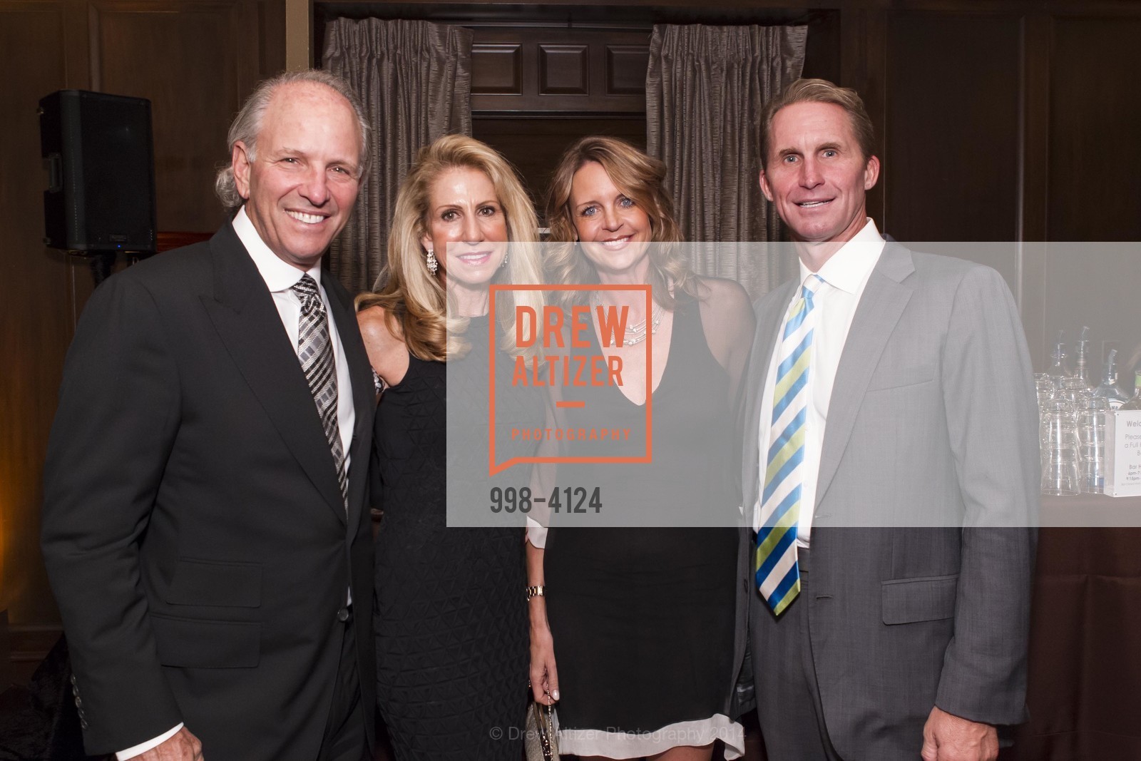 Joe Felson, Sherry Felson, Sally Lago-Marsino, Greg Lago-Marsino, 2014 Bay Area Treasure Award Honoring Jonathan Ive, US, October 31st, 2014, Photo #998-4124 Joe Felson, Sherry Felson, Sally Lago-Marsino, Greg Lago-Marsino, Photo #998-4124