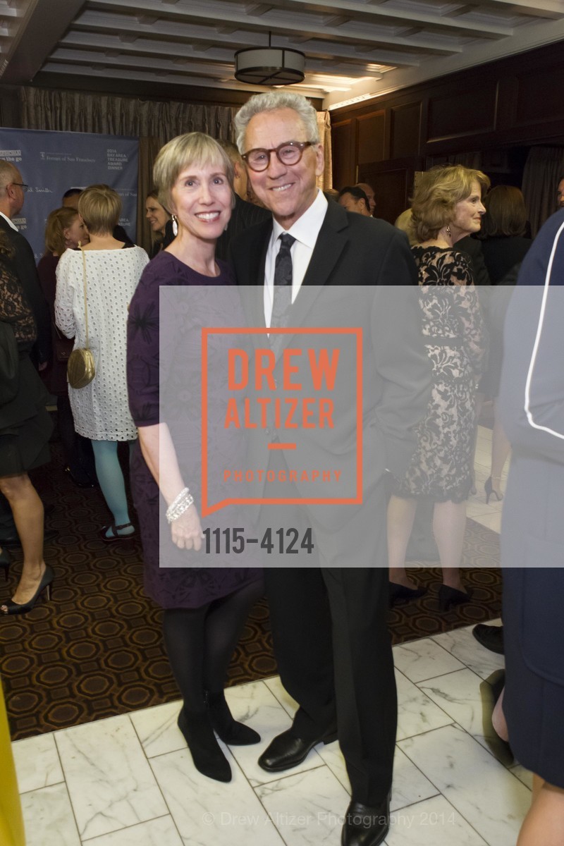 Rebecca Schumacher, Guido Piccinini, 2014 Bay Area Treasure Award Honoring Jonathan Ive, US, October 31st, 2014, Photo #1115-4124 Rebecca Schumacher, Guido Piccinini, Photo #1115-4124