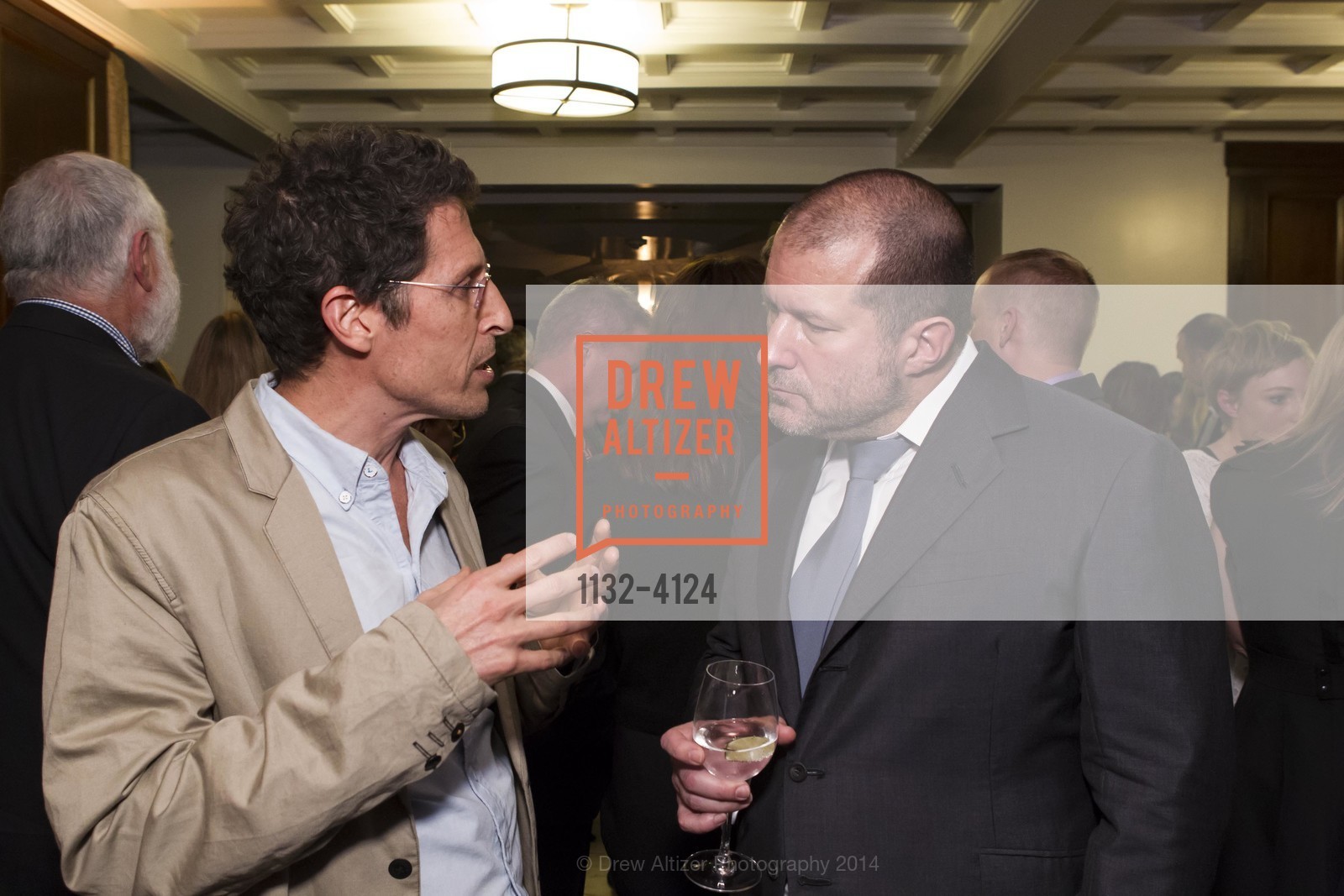 Doug Evans, Jony Ive, 2014 Bay Area Treasure Award Honoring Jonathan Ive, US, October 31st, 2014, Photo #1132-4124 Doug Evans, Jony Ive, Photo #1132-4124