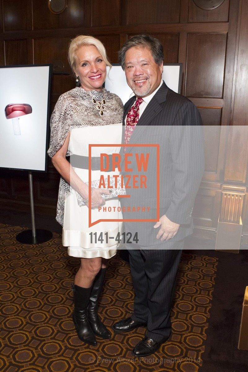 Pamela Kelley, Harold Wong, 2014 Bay Area Treasure Award Honoring Jonathan Ive, US, October 31st, 2014, Photo #1141-4124 Pamela Kelley, Harold Wong, Photo #1141-4124