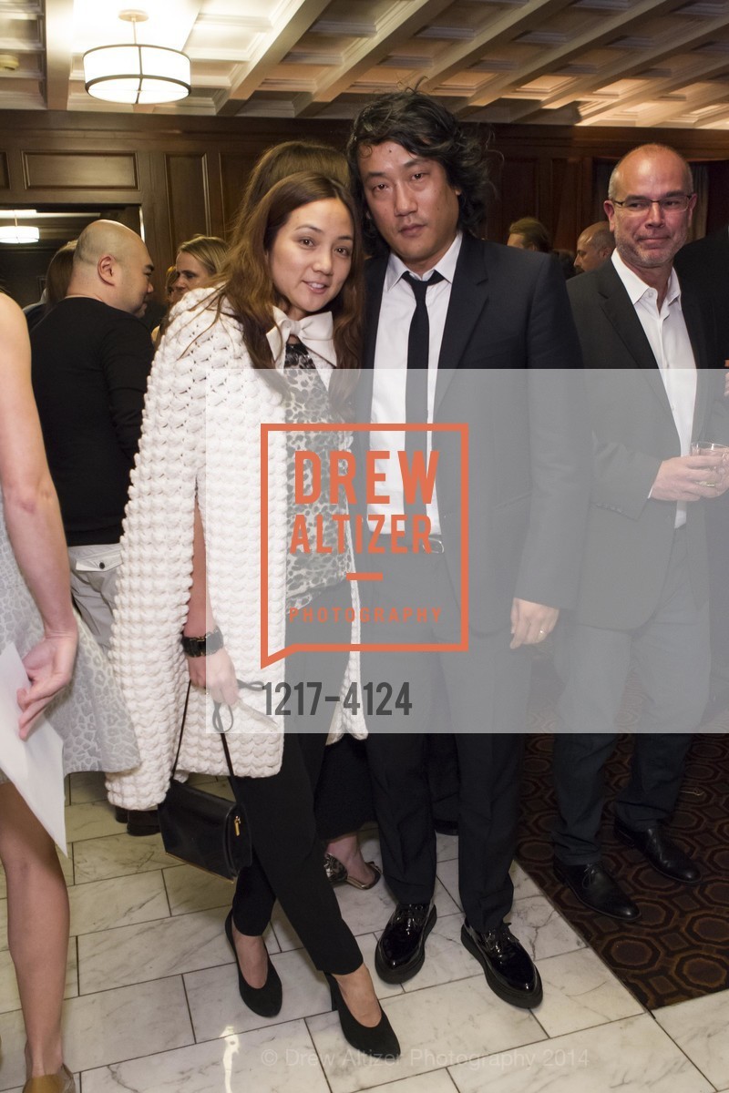 Makiko Fujikawa, Eugene Hwang, 2014 Bay Area Treasure Award Honoring Jonathan Ive, US, October 31st, 2014, Photo #1217-4124 Makiko Fujikawa, Eugene Hwang, Photo #1217-4124