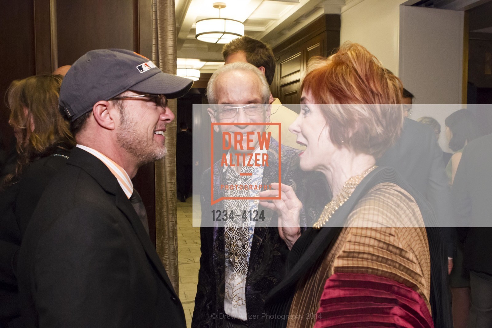 Jordan Shlain, Norman Stone, Norah Stone, 2014 Bay Area Treasure Award Honoring Jonathan Ive, US, October 31st, 2014, Photo #1234-4124 Jordan Shlain, Norman Stone, Norah Stone, Photo #1234-4124