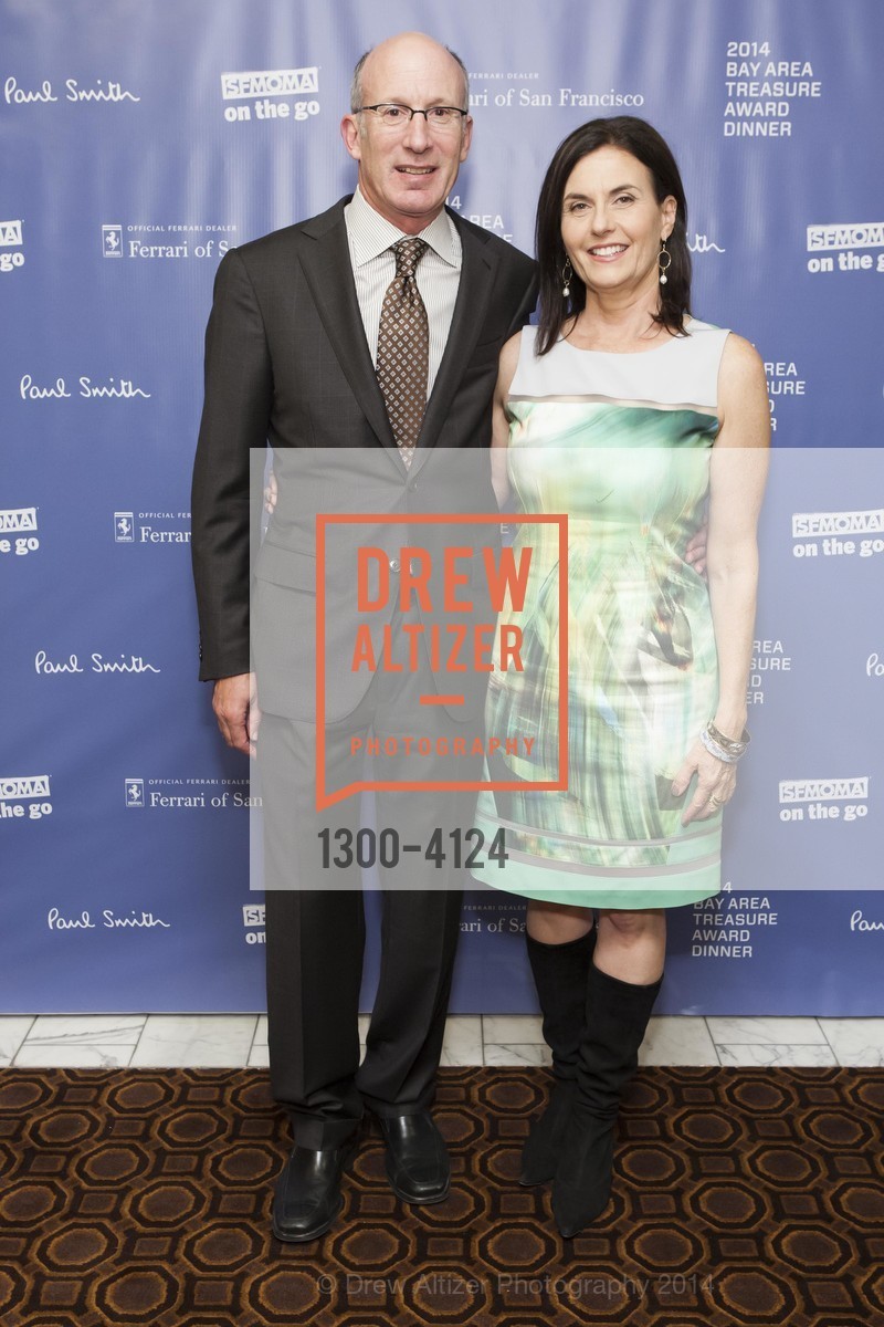 Scott Corvin, Valerie Denae, 2014 Bay Area Treasure Award Honoring Jonathan Ive, US, October 31st, 2014, Photo #1300-4124 Scott Corvin, Valerie Denae, Photo #1300-4124