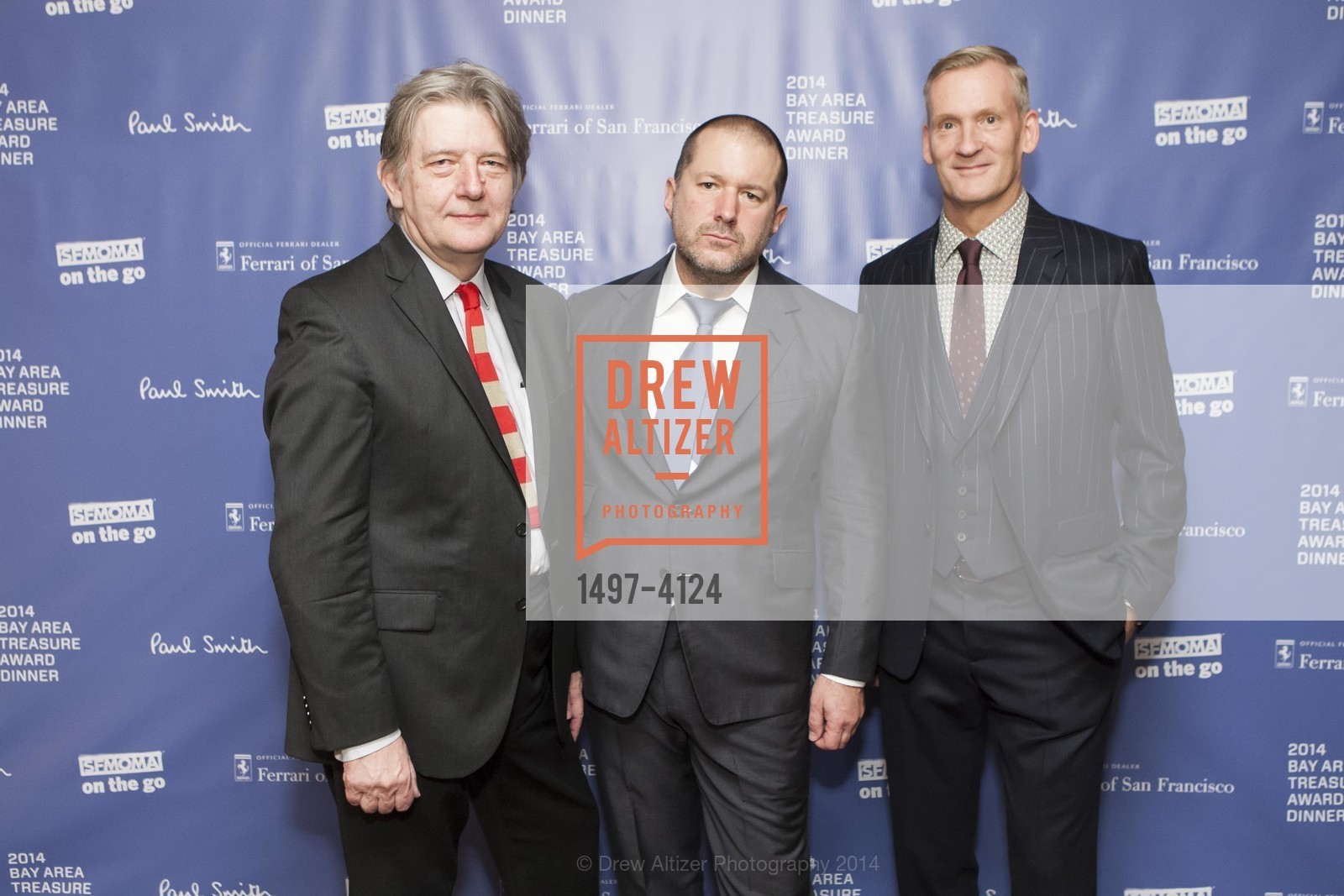 Deyan Sudjic, Jony Ive, Mark Haldeman, 2014 Bay Area Treasure Award Honoring Jonathan Ive, US, October 31st, 2014, Photo #1497-4124 Deyan Sudjic, Jony Ive, Mark Haldeman, Photo #1497-4124