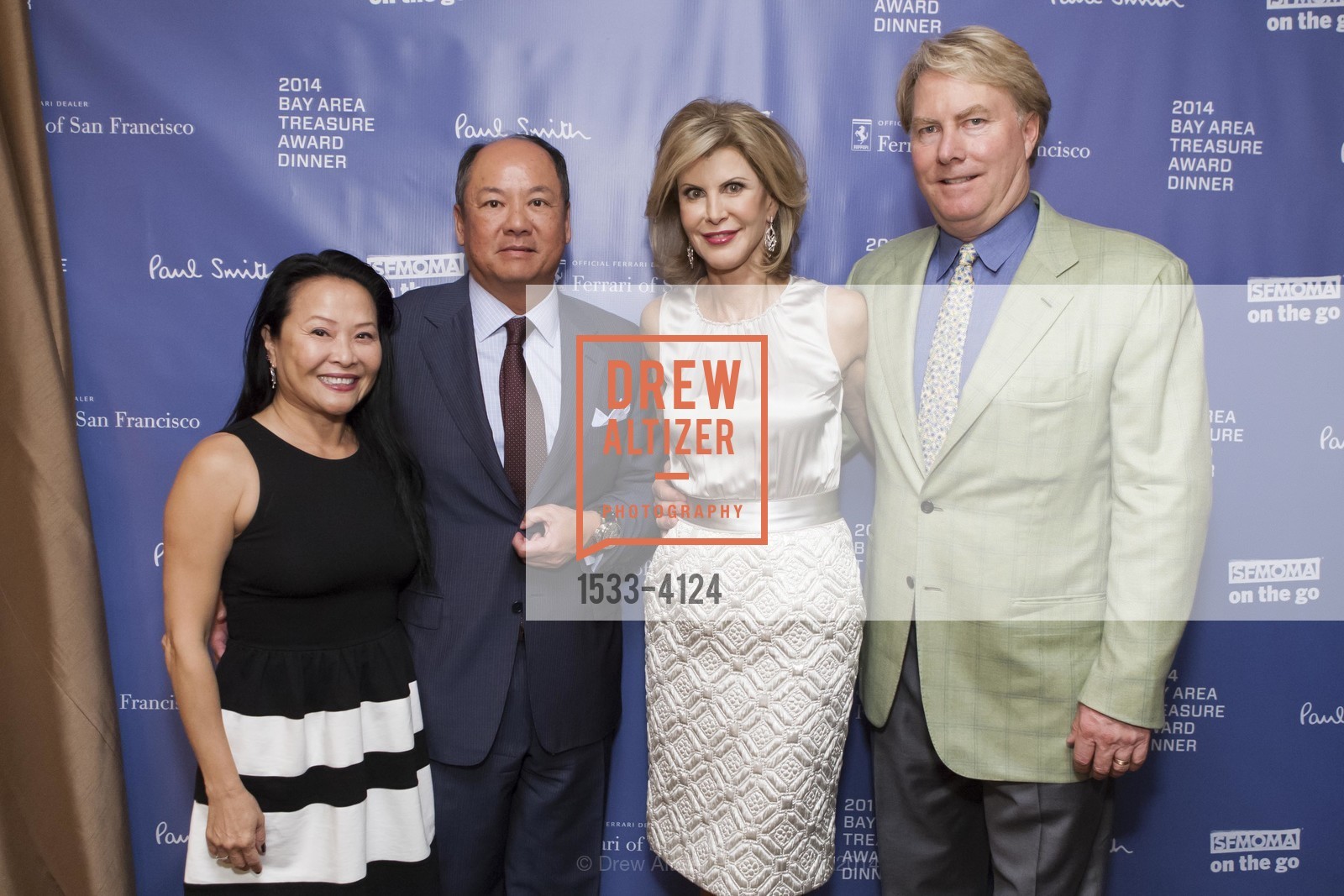 Jenny Ma, Cynthia Deaver, Dan Deaver, 2014 Bay Area Treasure Award Honoring Jonathan Ive, US, October 31st, 2014, Photo #1533-4124 Jenny Ma, Cynthia Deaver, Dan Deaver, Photo #1533-4124