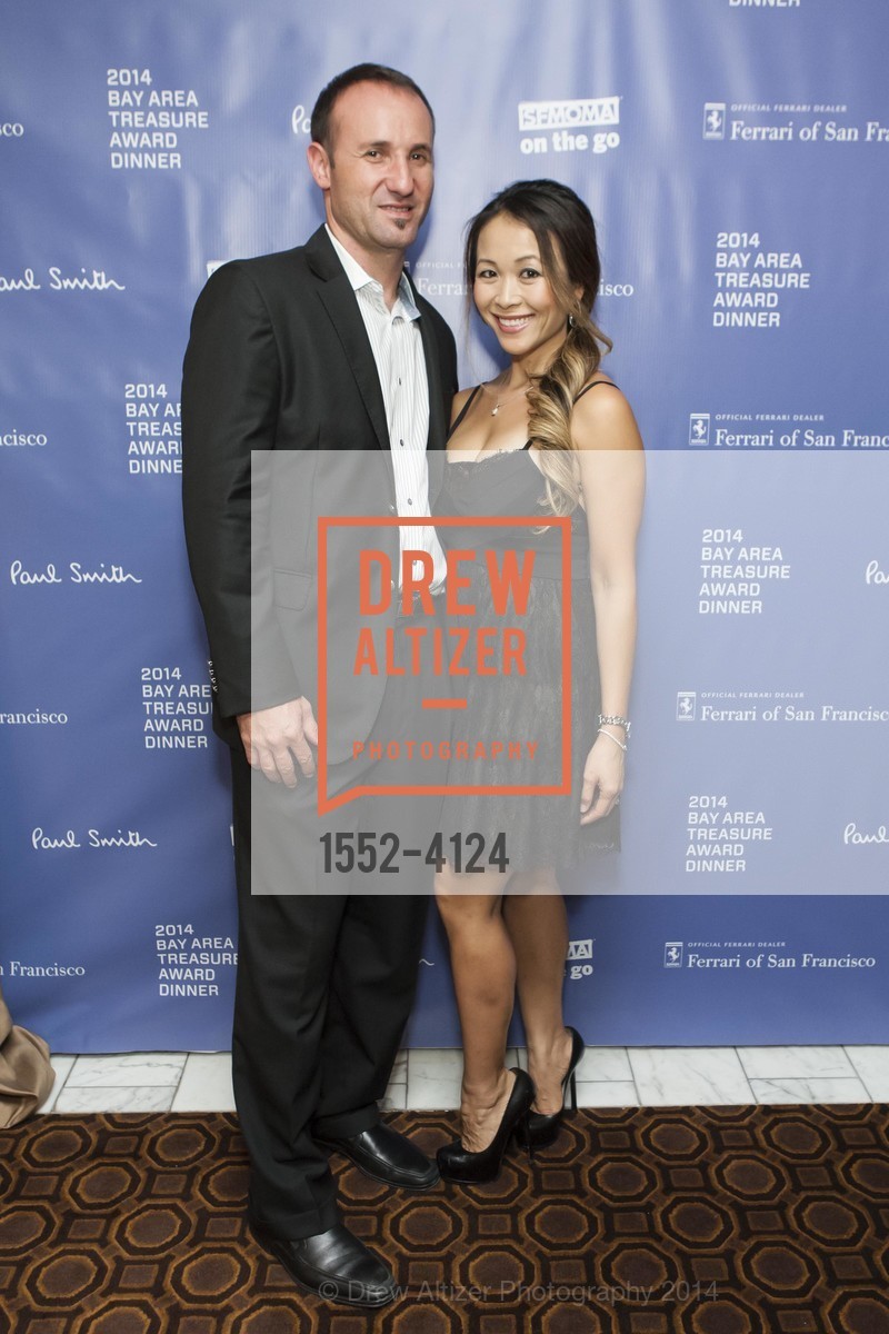 Jerry Benitt, Phien Benitt, 2014 Bay Area Treasure Award Honoring Jonathan Ive, US, October 31st, 2014, Photo #1552-4124 Jerry Benitt, Phien Benitt, Photo #1552-4124