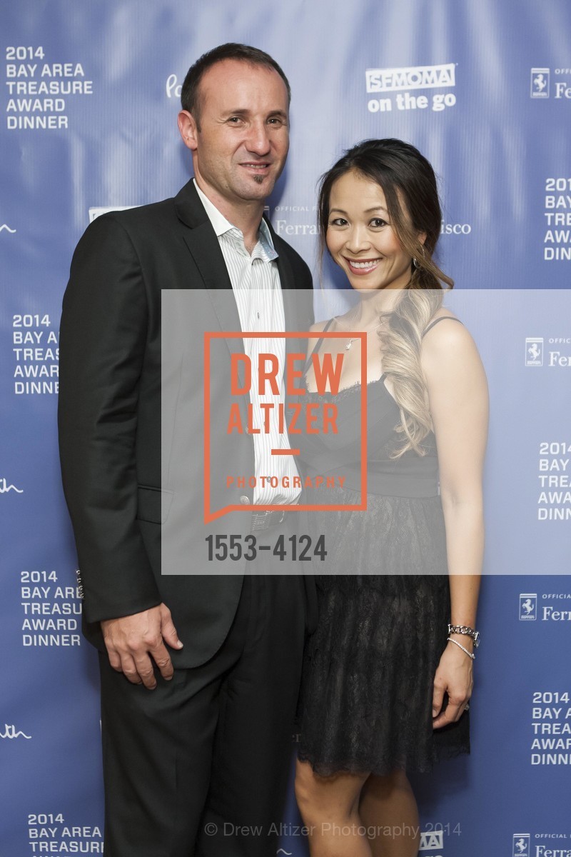 Jerry Benitt, Phien Benitt, 2014 Bay Area Treasure Award Honoring Jonathan Ive, US, October 31st, 2014, Photo #1553-4124 Jerry Benitt, Phien Benitt, Photo #1553-4124