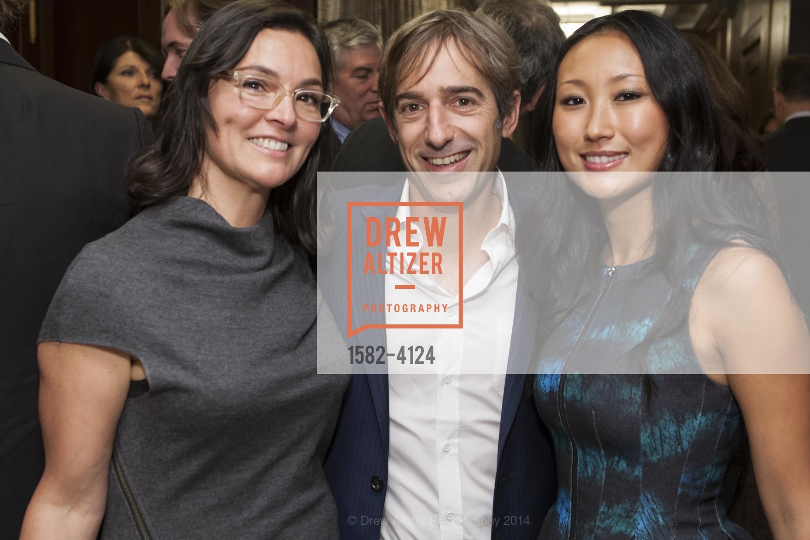 Claudia Ceniceros, Mark Pincus, Mimi Connery, 2014 Bay Area Treasure Award Honoring Jonathan Ive, US, October 31st, 2014, Photo #1582-4124 Claudia Ceniceros, Mark Pincus, Mimi Connery, Photo #1582-4124