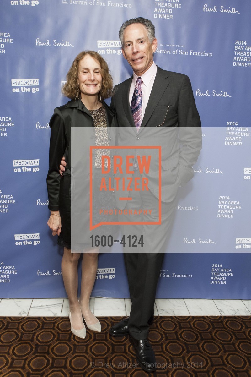 Elizabeth Gustavson, Keith Grundy, 2014 Bay Area Treasure Award Honoring Jonathan Ive, US, October 31st, 2014, Photo #1600-4124 Elizabeth Gustavson, Keith Grundy, Photo #1600-4124