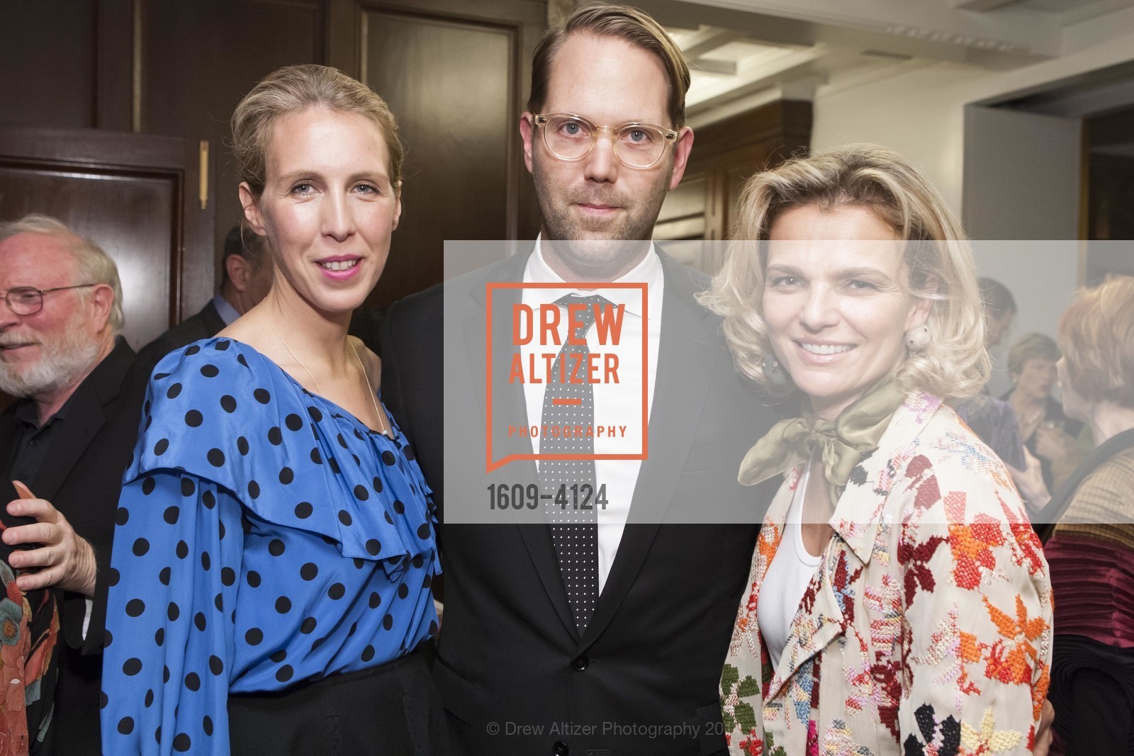 Lauren Goodman, Alan Dye, Leigh Matthes, 2014 Bay Area Treasure Award Honoring Jonathan Ive, US, October 31st, 2014, Photo #1609-4124 Lauren Goodman, Alan Dye, Leigh Matthes, Photo #1609-4124