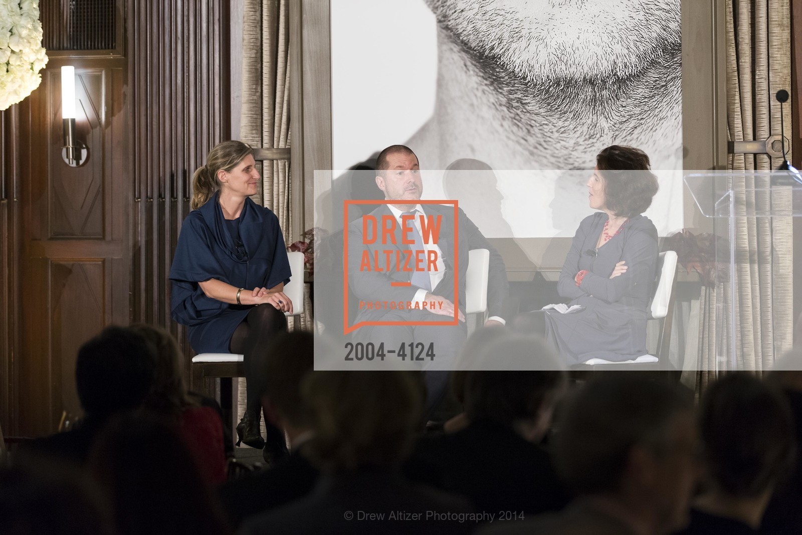 Jennifer Dunlop Fletcher, Jony Ive, Frances Anderton, 2014 Bay Area Treasure Award Honoring Jonathan Ive, US, October 31st, 2014, Photo #2004-4124 Jennifer Dunlop Fletcher, Jony Ive, Frances Anderton, Photo #2004-4124